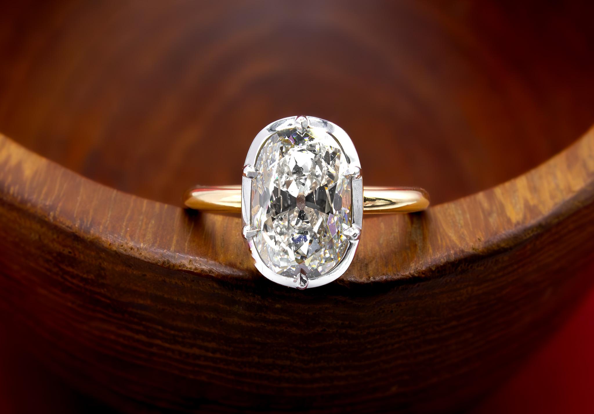J. Birnbach Anillo solitario de diamantes talla cojín de 3,63 quilates con certificado GIA de minas antiguas en venta 1