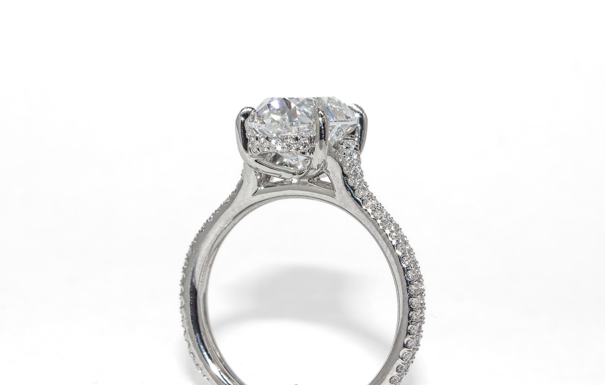 J. Birnbach, bague solitaire avec diamant ovale de 3,81 carats D SI1 certifié GIA Neuf - En vente à New York, NY