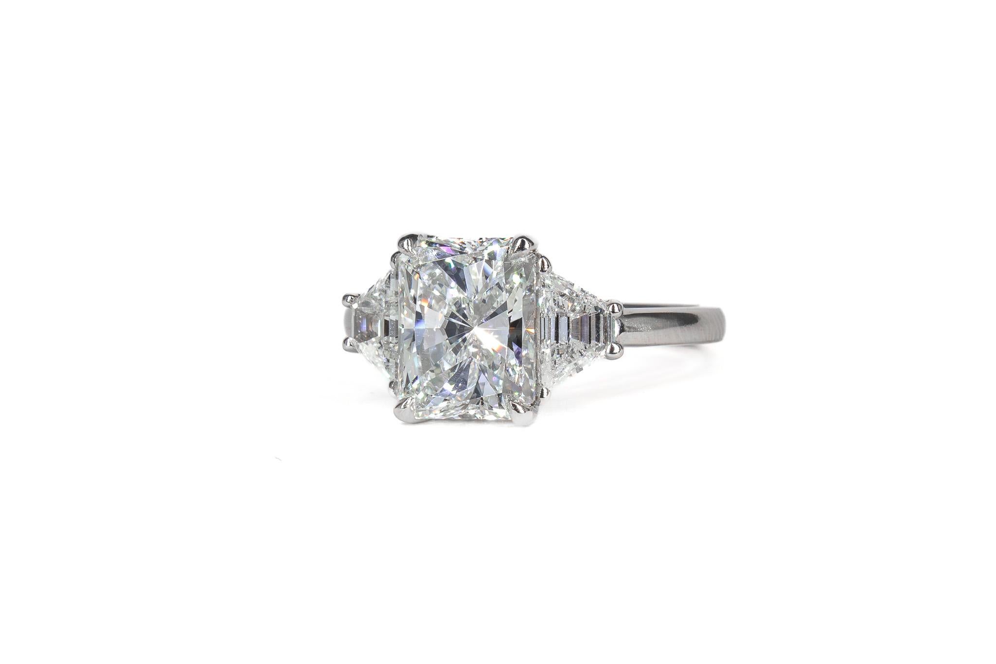 Taille radiant J. Birnbach, bague solitaire en diamant taille radiant de 2,30 carats certifié GIA F VVS2 en vente