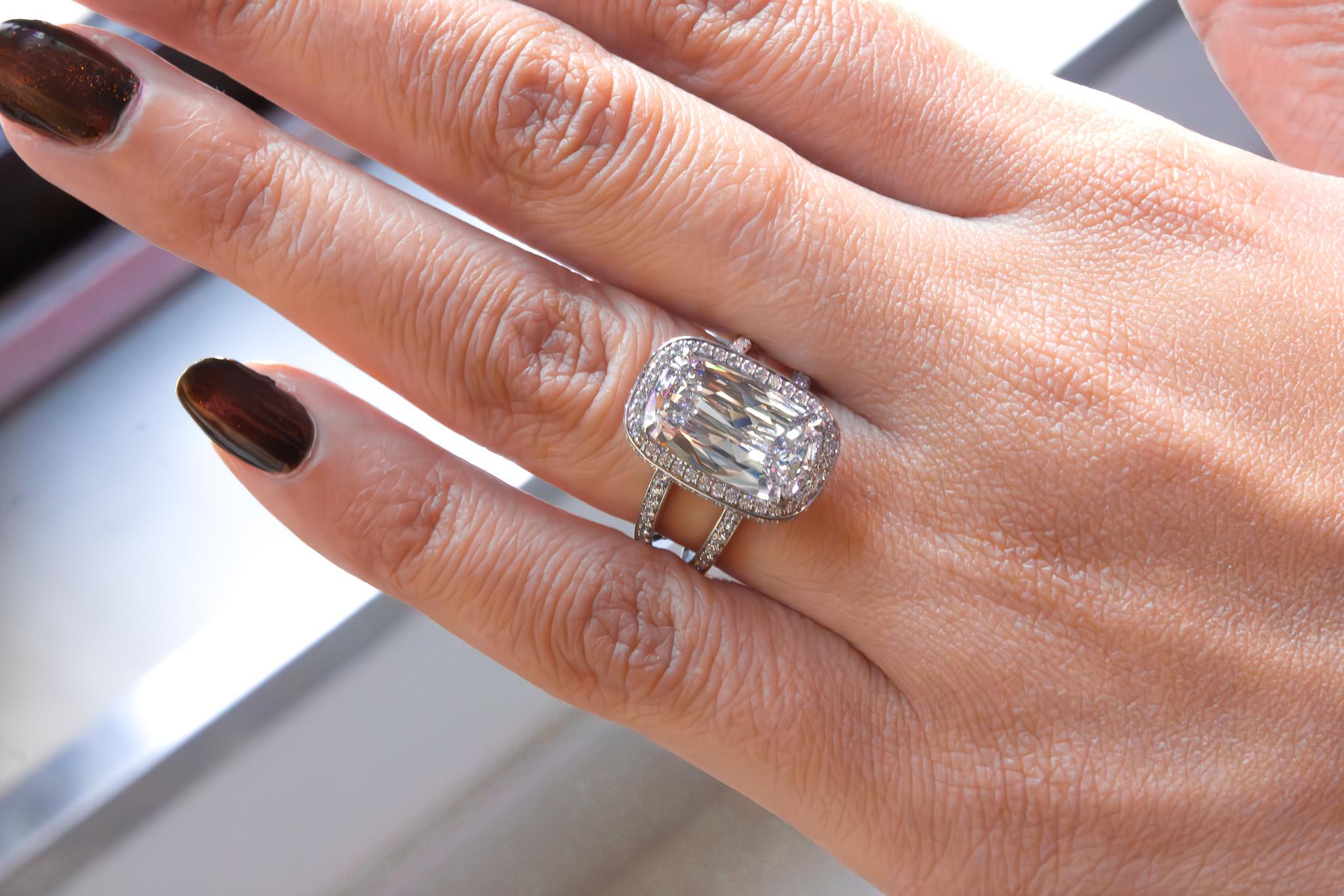 J. Birnbach GIA Certified 4.03 Carat Ahsoka Style Elongated Cushion Diamond Ring In New Condition For Sale In New York, NY