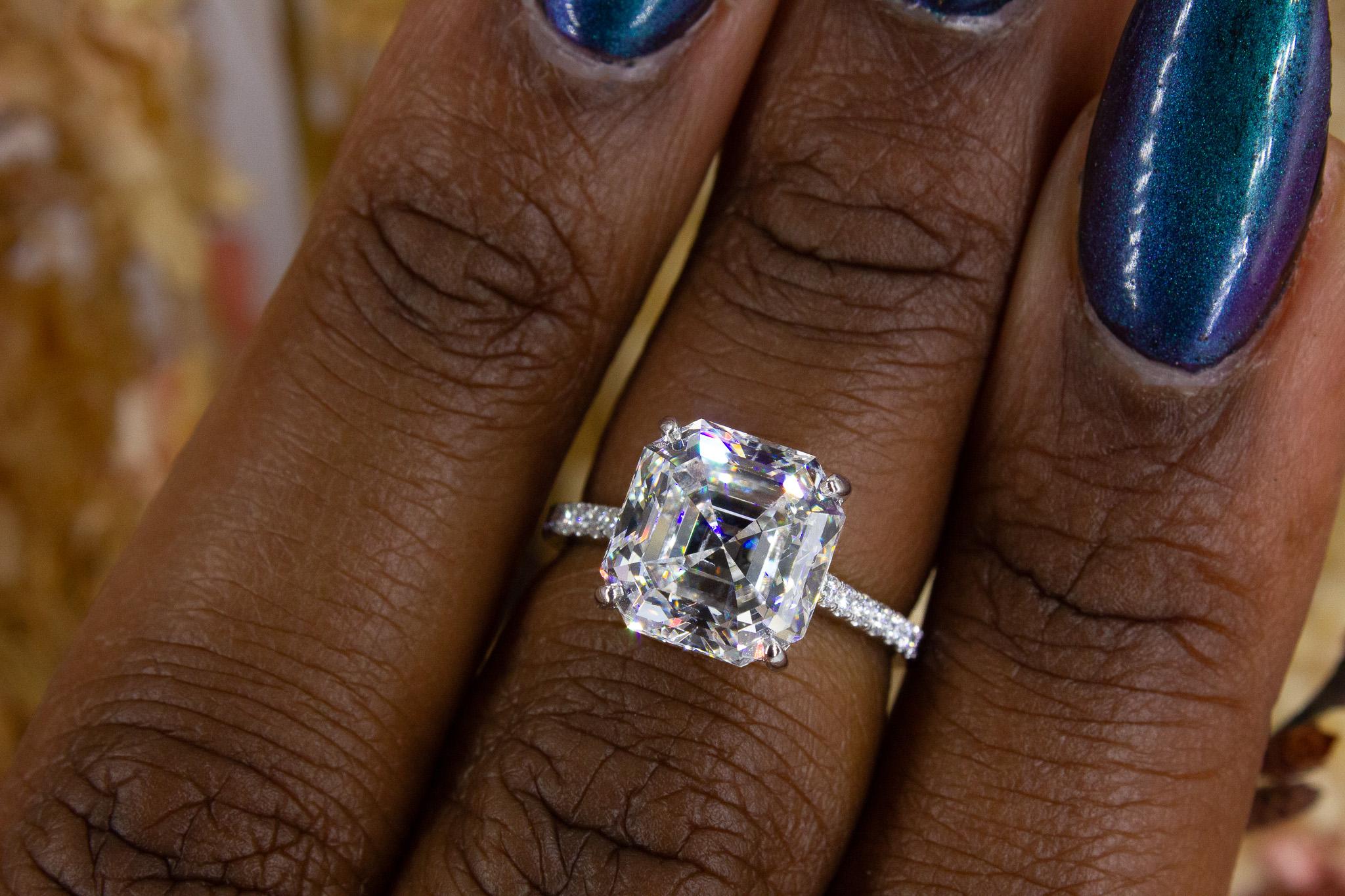 J. Birnbach Anillo de compromiso de diamantes de corte Asscher de 5,06 quilates E SI2 con certificación GIA en Nuevo estado para la venta en New York, NY