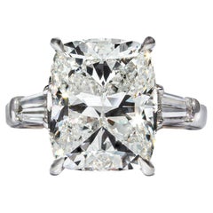 J. Birnbach GIA-zertifizierter dreisteiniger Diamantring mit 7.02 Karat im Kissenschliff