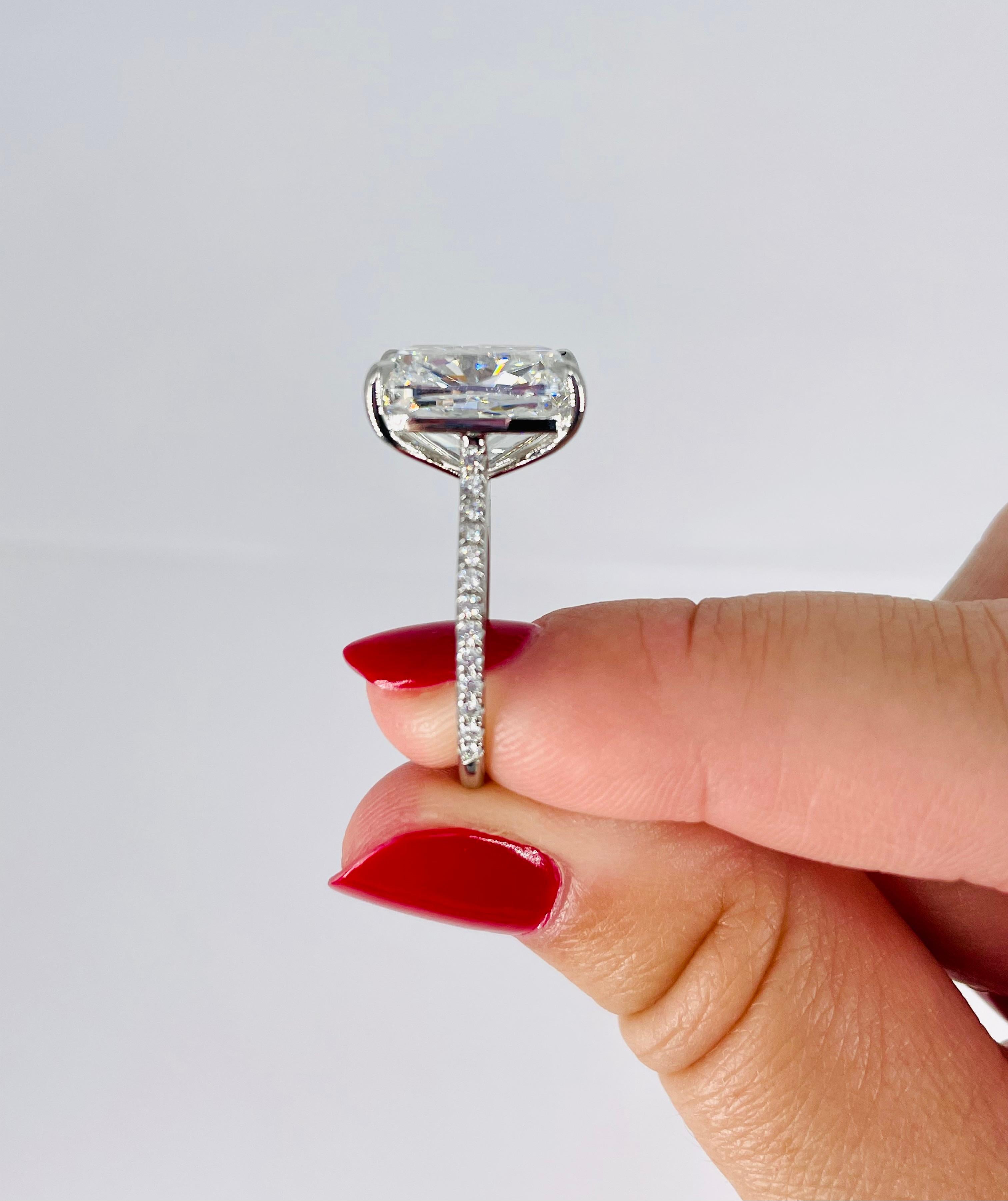 J. Birnbach Bague en diamant taille coussin de 8,02 carats certifié GIA D SI1 Unisexe en vente