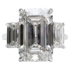 J. Birnbach GIA-zertifizierter dreisteiniger Diamantring mit 8.04 Karat im Smaragdschliff