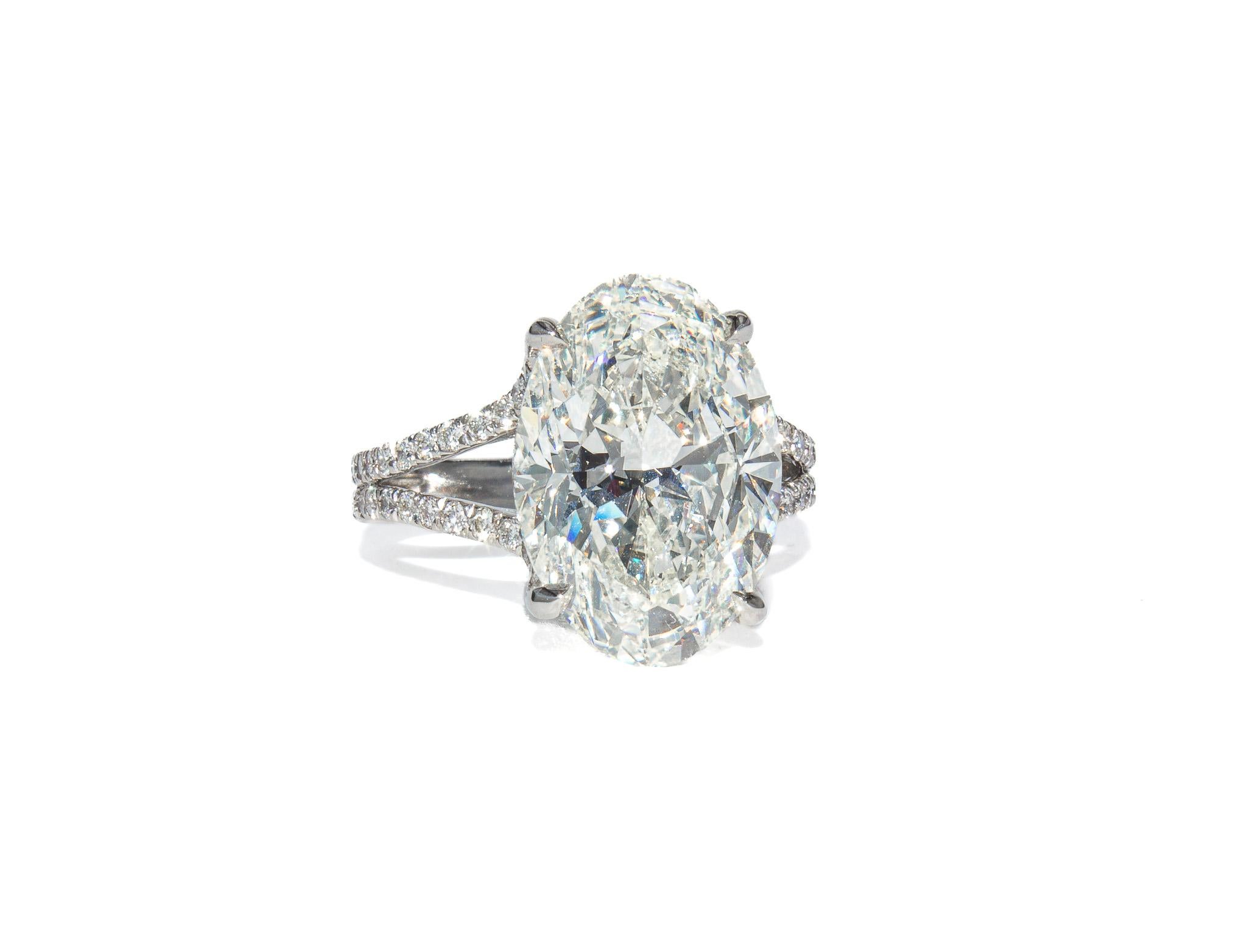 Contemporary J. Birnbach GIA Certified 6.04 Carat K SI2 Oval Diamond Solitaire Ring For Sale