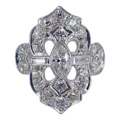 J. Birnbach Platin Art Deco Diamantring aus Platin mit Marquise-Diamant in der Mitte