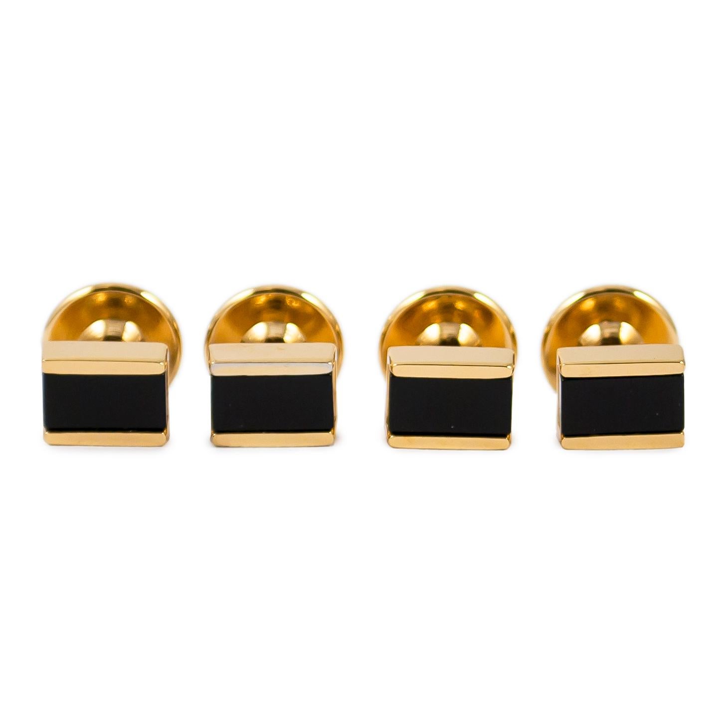 This elegant and sophisticated set of cuff links and matching stud set will 