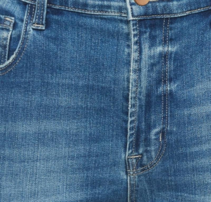 Ponte a la moda con estos vaqueros pitillo de J Brand. Elaborados con precisión, ofrecen la mezcla perfecta de moda y comodidad, lo que los convierte en imprescindibles en cualquier armario.