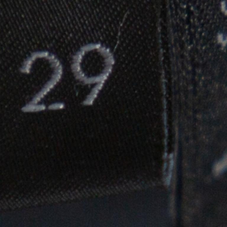 J Brand Navy Blue Denim Super Skinny Distressed Blackout Jeans M In Good Condition For Sale In Dubai, Al Qouz 2