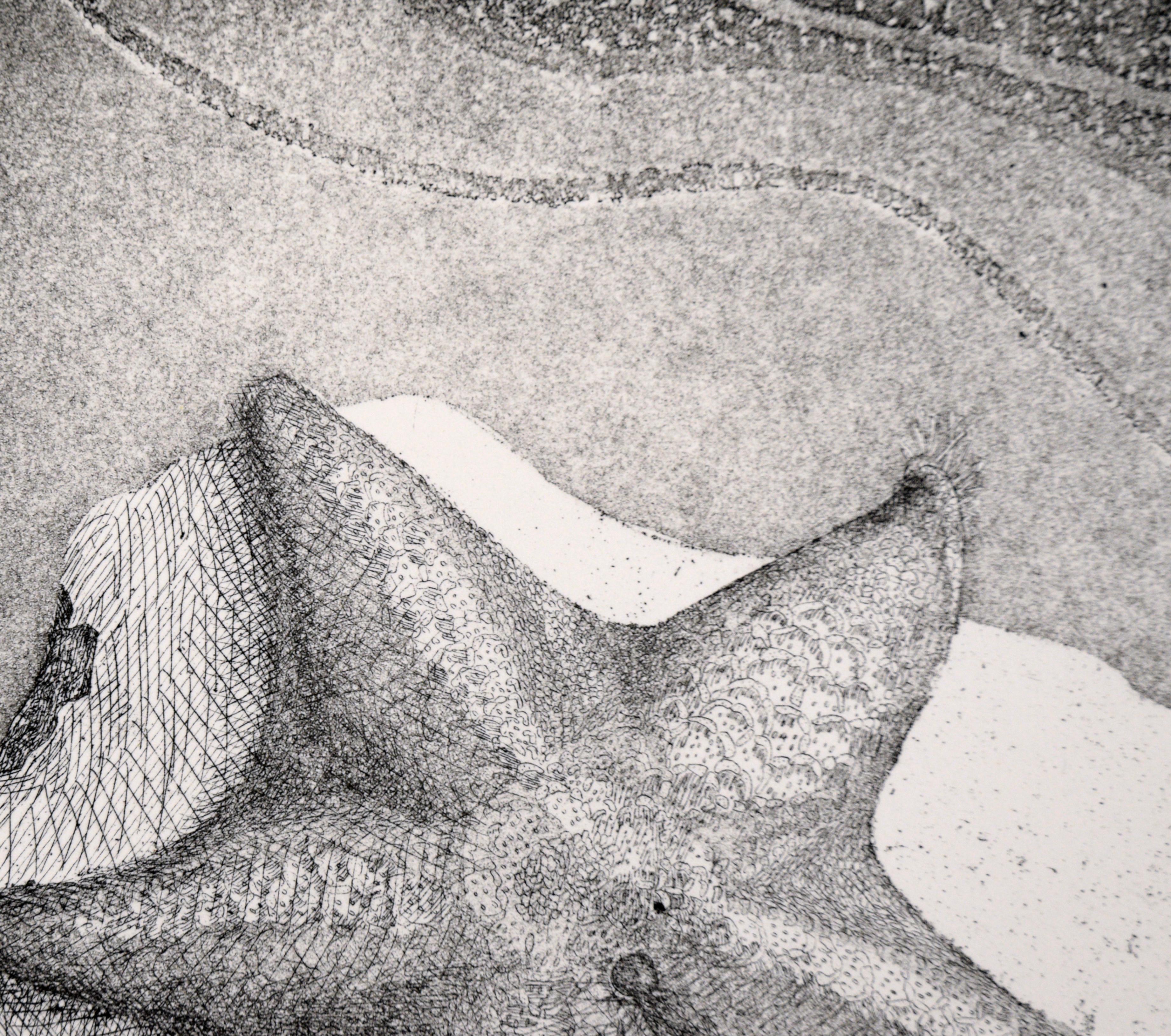 Gravure d'toile de mer sur papier  l'encre (n8/16) - Gris Still-Life Print par J Brown