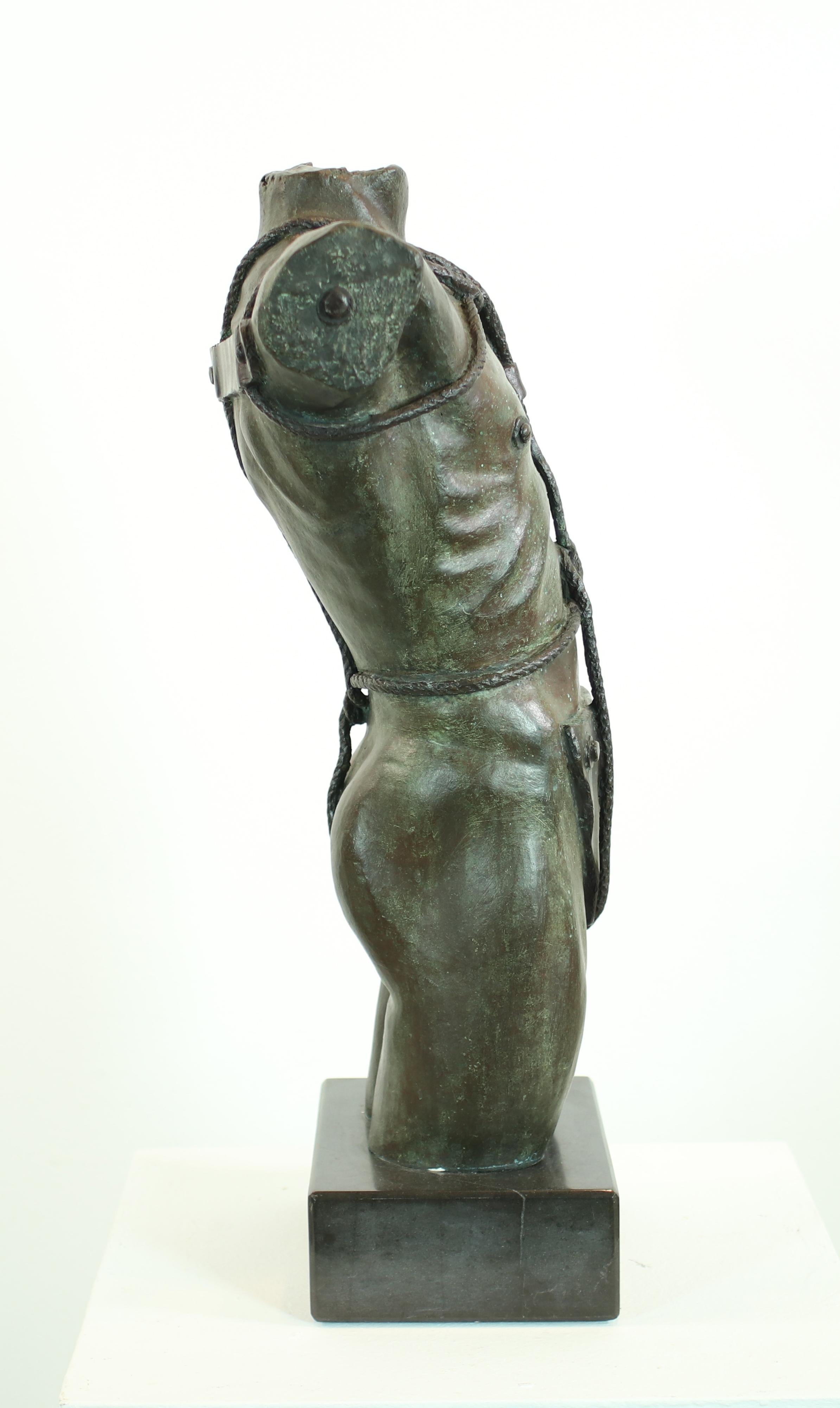 J. Casamayor. 33  Torso de hombre.. escultura original de bronce 7/7 en venta 13