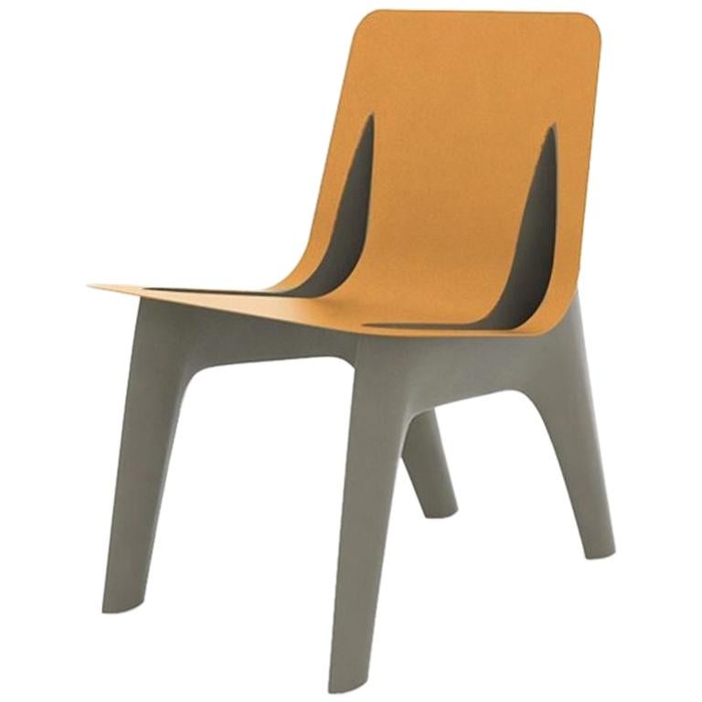 Chaise J-Chair de salle à manger en acier au carbone poli de couleur gris beige et siège en cuir, Zieta