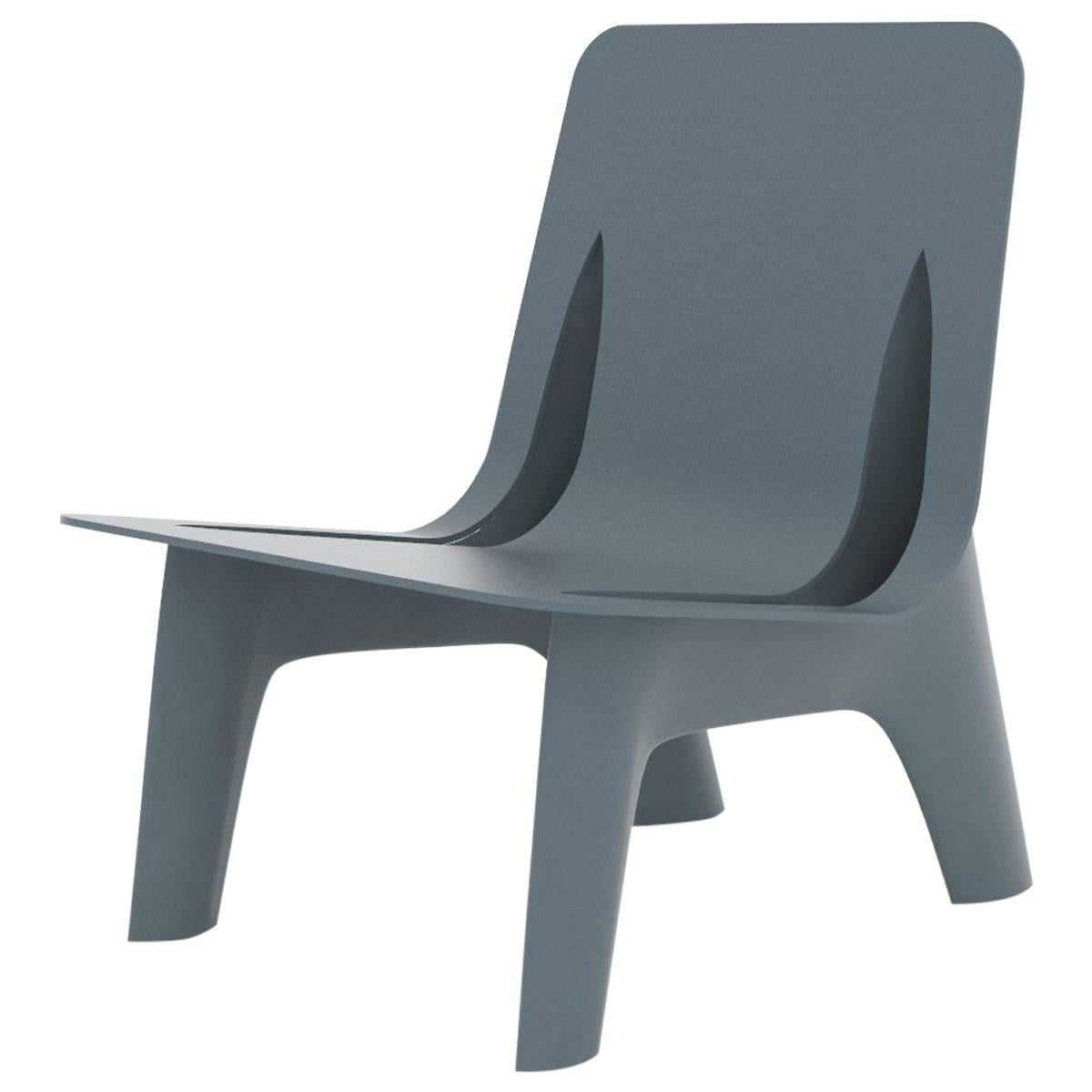 Fauteuil J-Chair en aluminium poli de couleur grise et bleue par Zieta