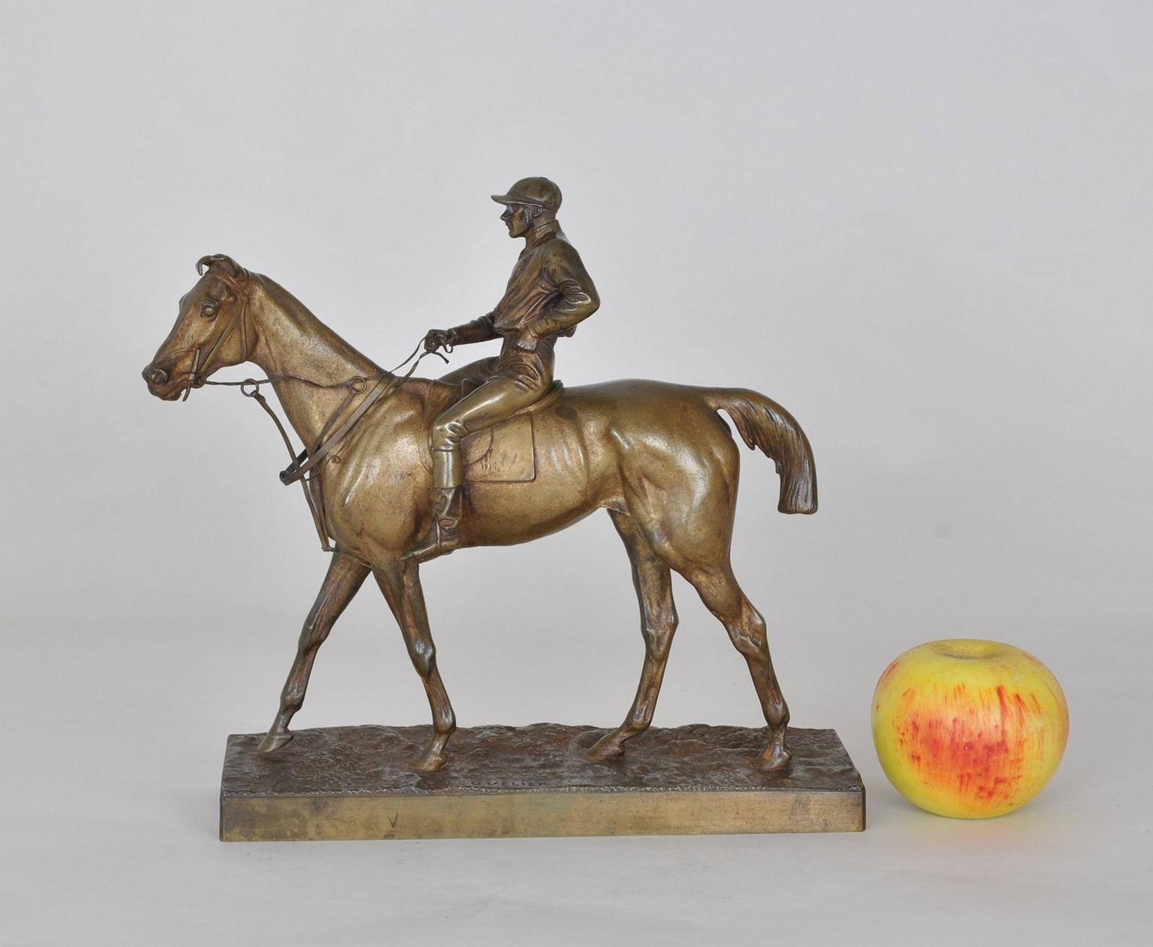Bronze sculpture representing a horserider

Sculpture signed Cuvelier + signature of the Belgian founder 'H Luppens & Cie'

Patina of time

19th century

Measures: Height 26cm
25 x 7.5 cm.