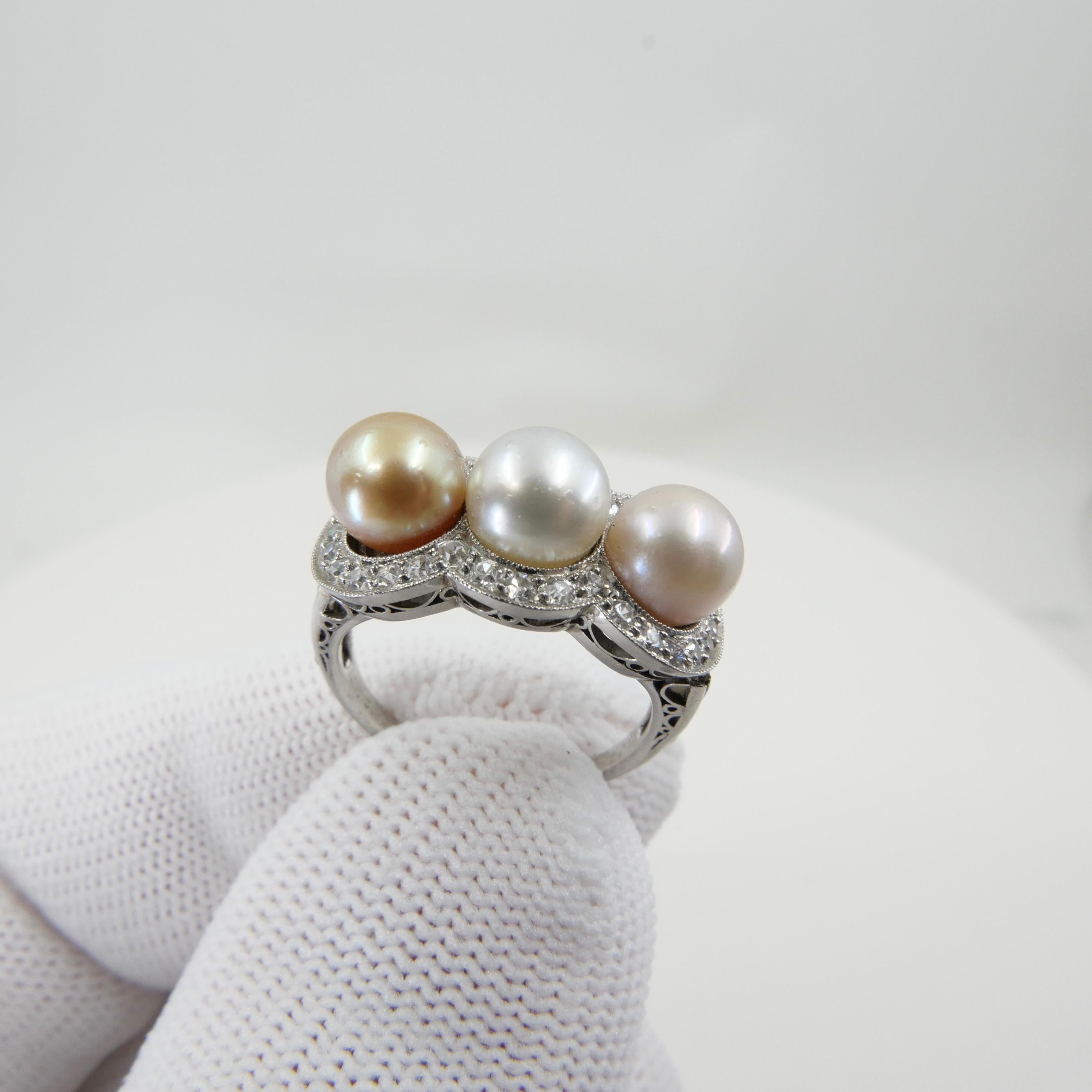 J E Caldwell Belle Epoque Certified 3 Natural Colored Pearls and Diamond Ring In Good Condition In Hong Kong, HK