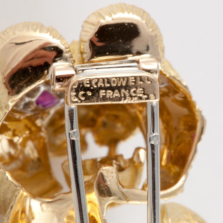 J. E. Caldwell Tiger Pin in 18K Gold For Sale at 1stDibs