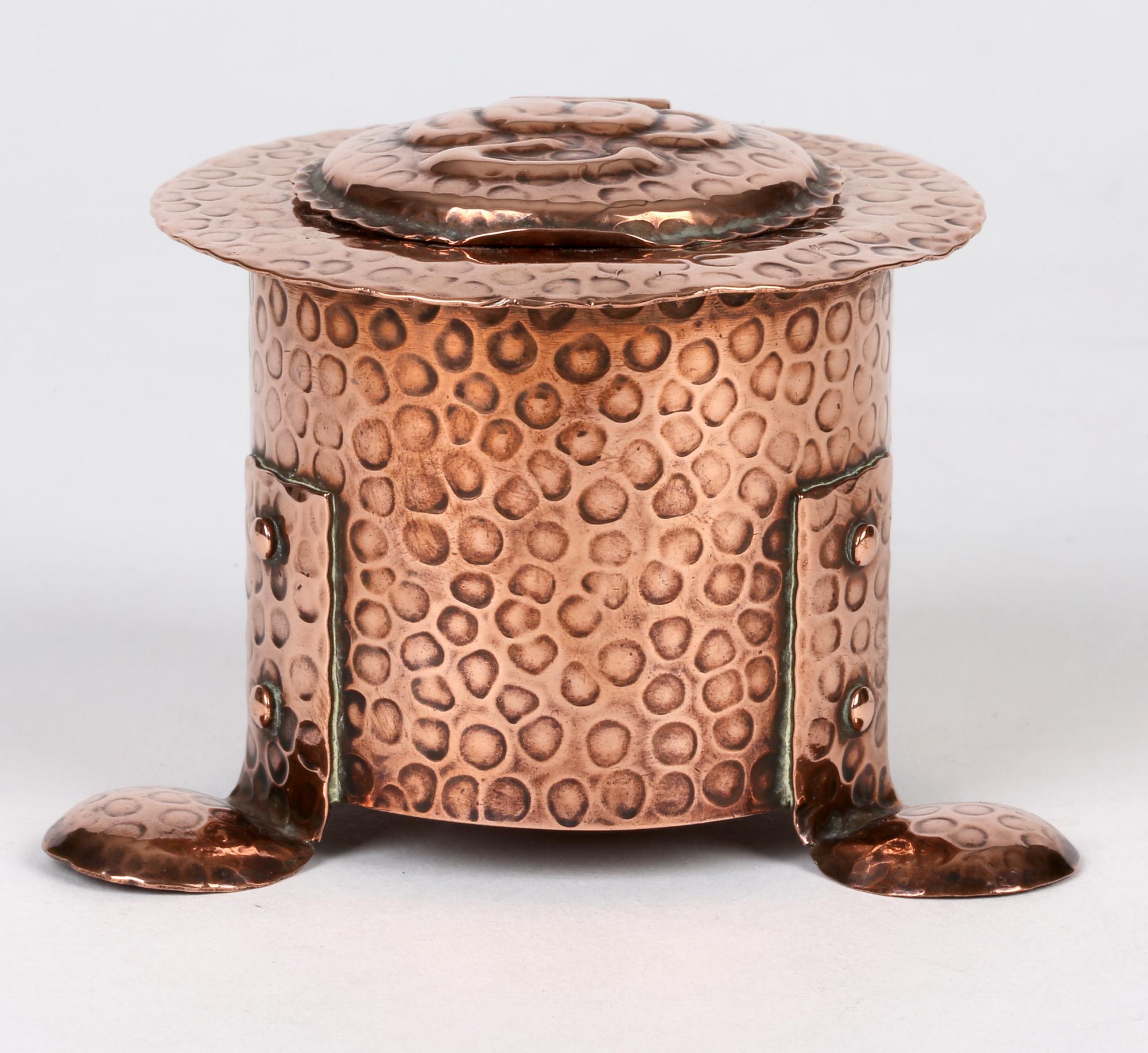 J F Poole Hayle Arts & Crafts Handbeaten Cornish Copper Inkwell For Sale 3