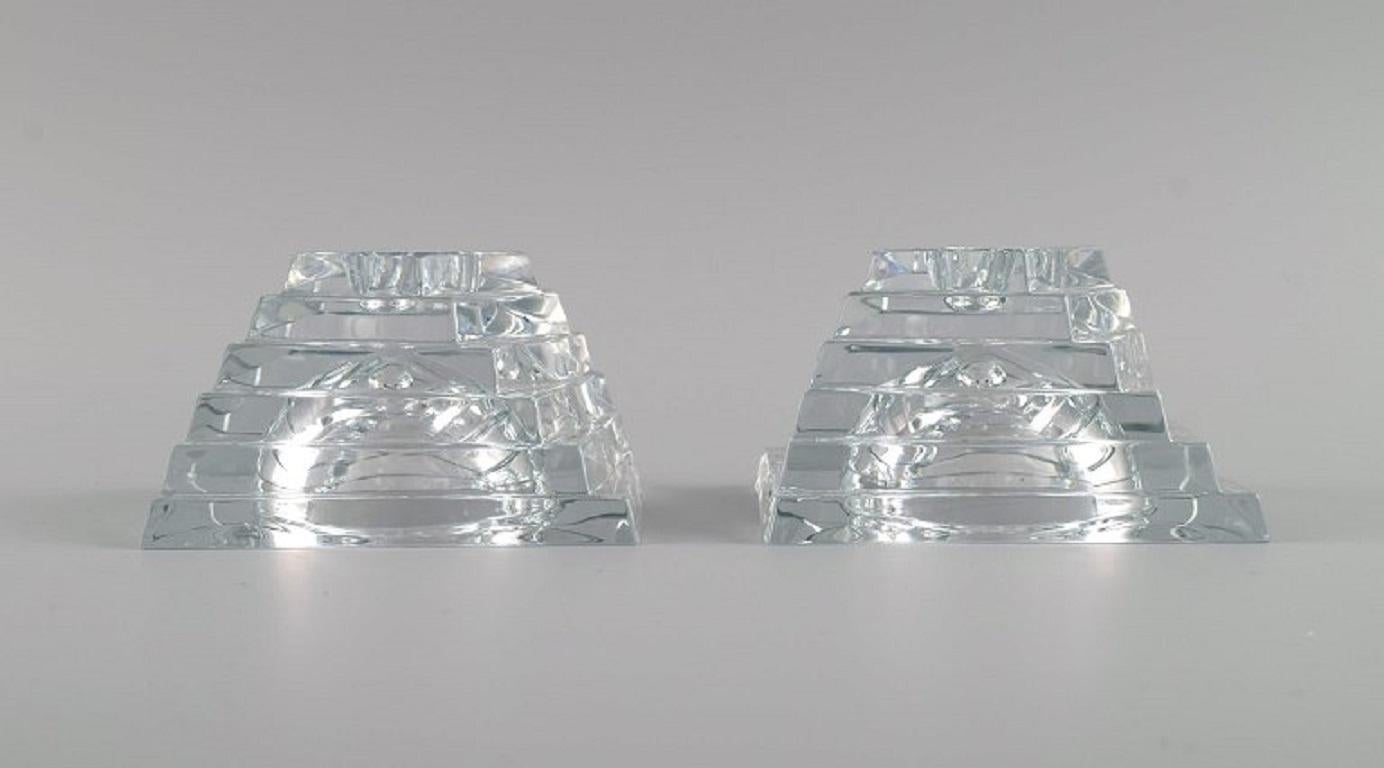 J. G. Durand, France. Deux chandeliers en verre de cristal clair. 1980s.
Mesures : 10 x 6 cm.
En parfait état.
Autocollant.