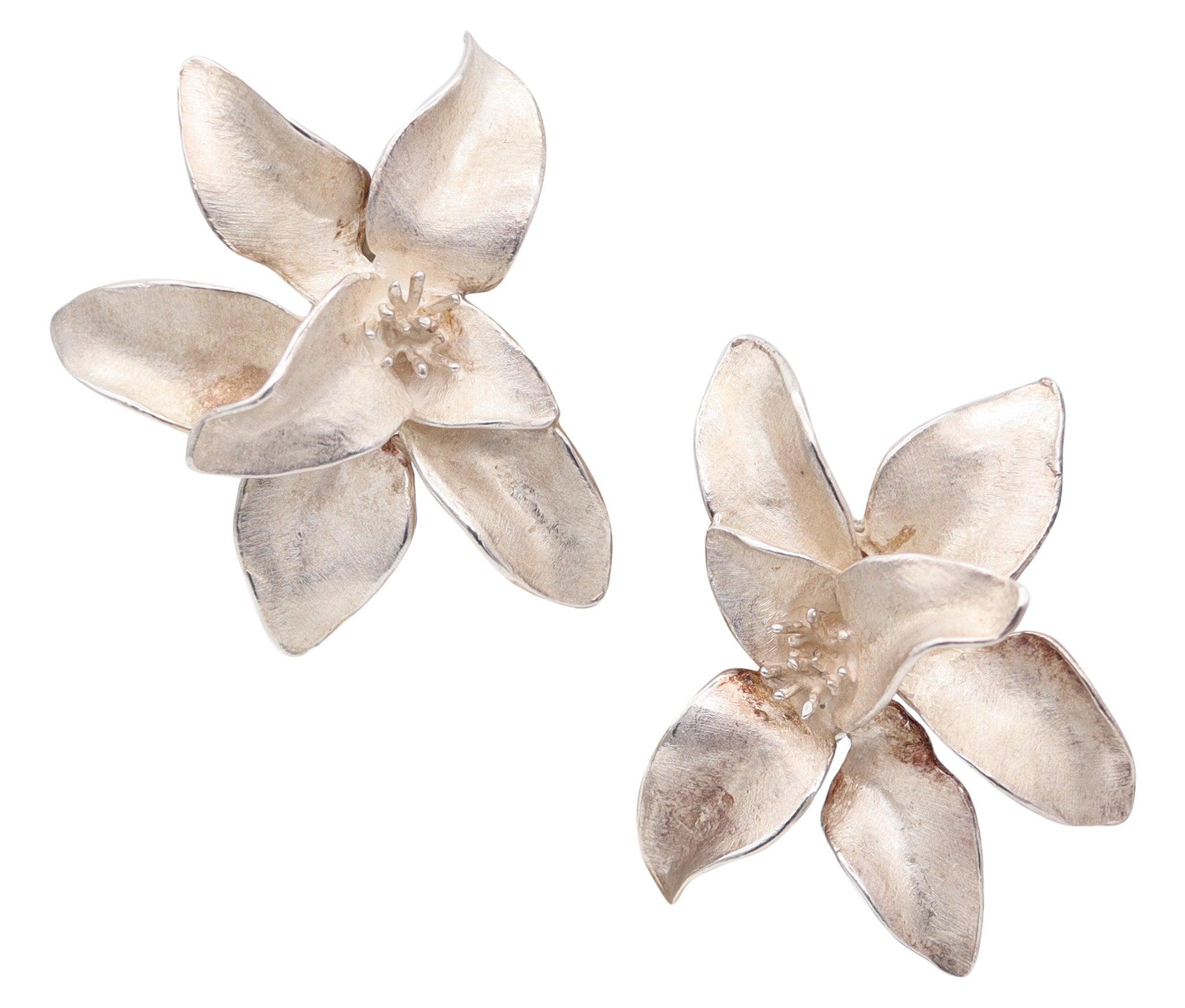 Donna J. GABRIEL 1970 Orecchini a clip con fiori di orchidee scultoree in argento 925 in vendita