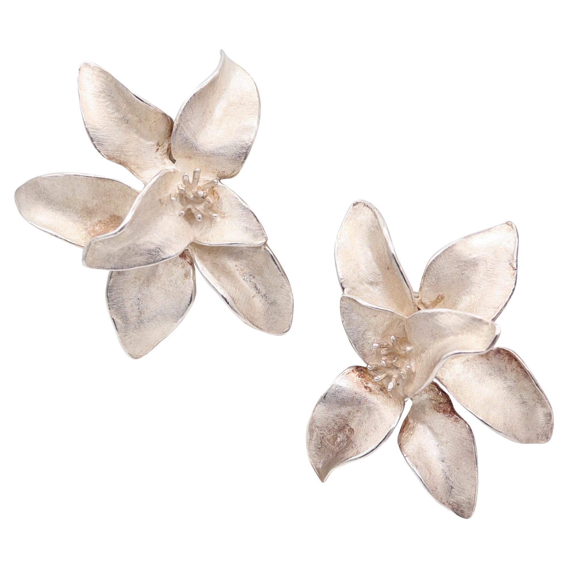 J. GABRIEL 1970 Orecchini a clip con fiori di orchidee scultoree in argento 925