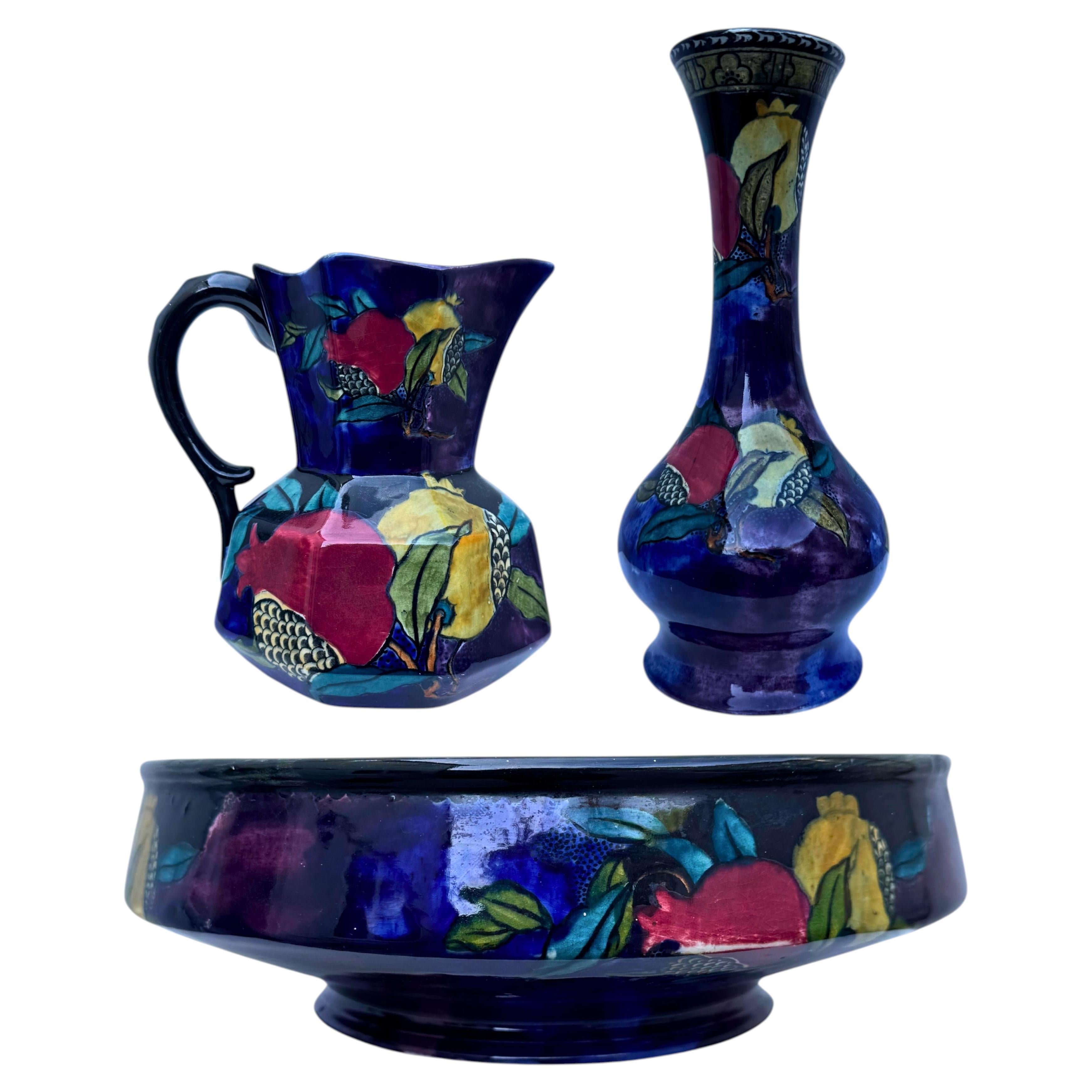 A.Iancock & Sons Rubens Ware Garniture en poterie d'art peinte à la main c.C. 1930s