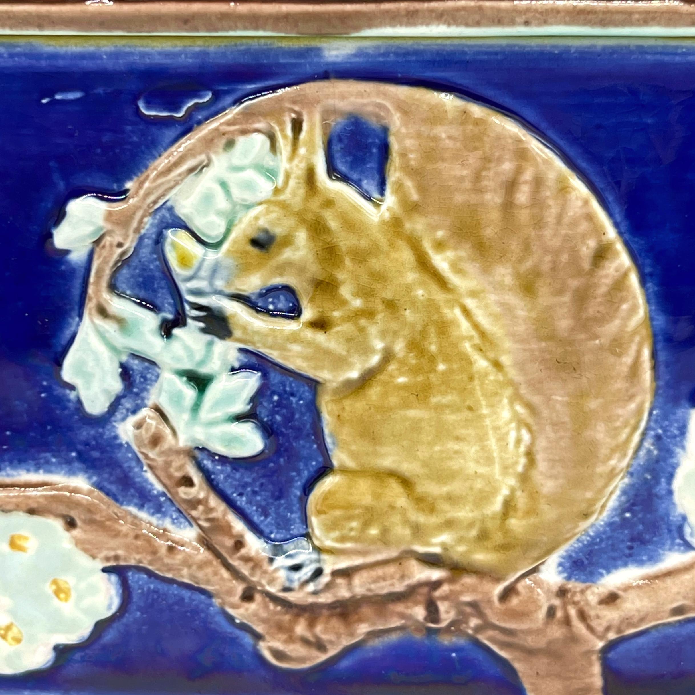 Majolique Boîte et couvercle en majolique japonaise cobalt J. Holdcroft, signée, anglaise, vers 1880 en vente
