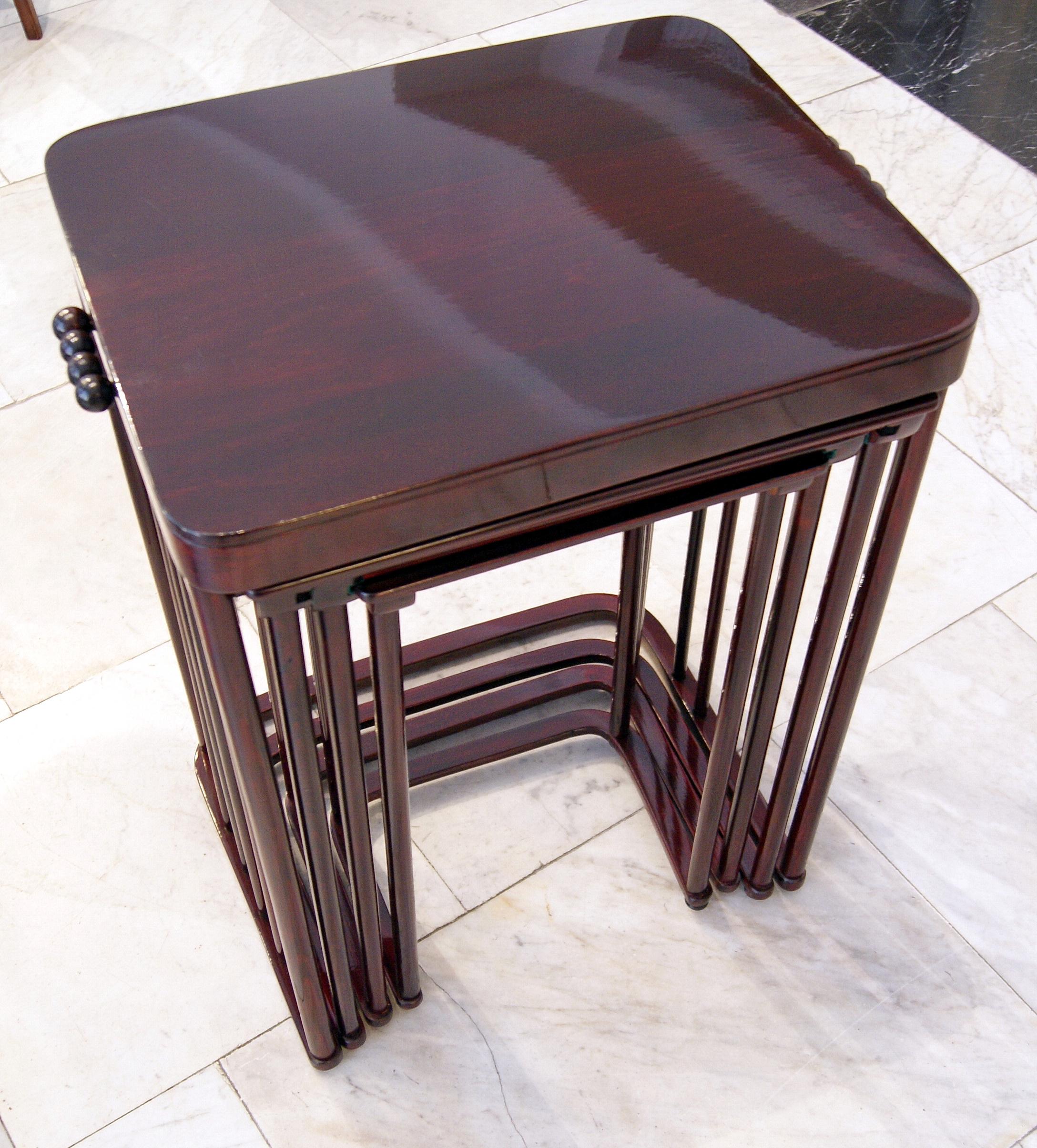 J & J Kohn Art Nouveau Set of Side Tables Josef Hoffmann Mahogany Stained 1900 In Excellent Condition In Vienna, AT