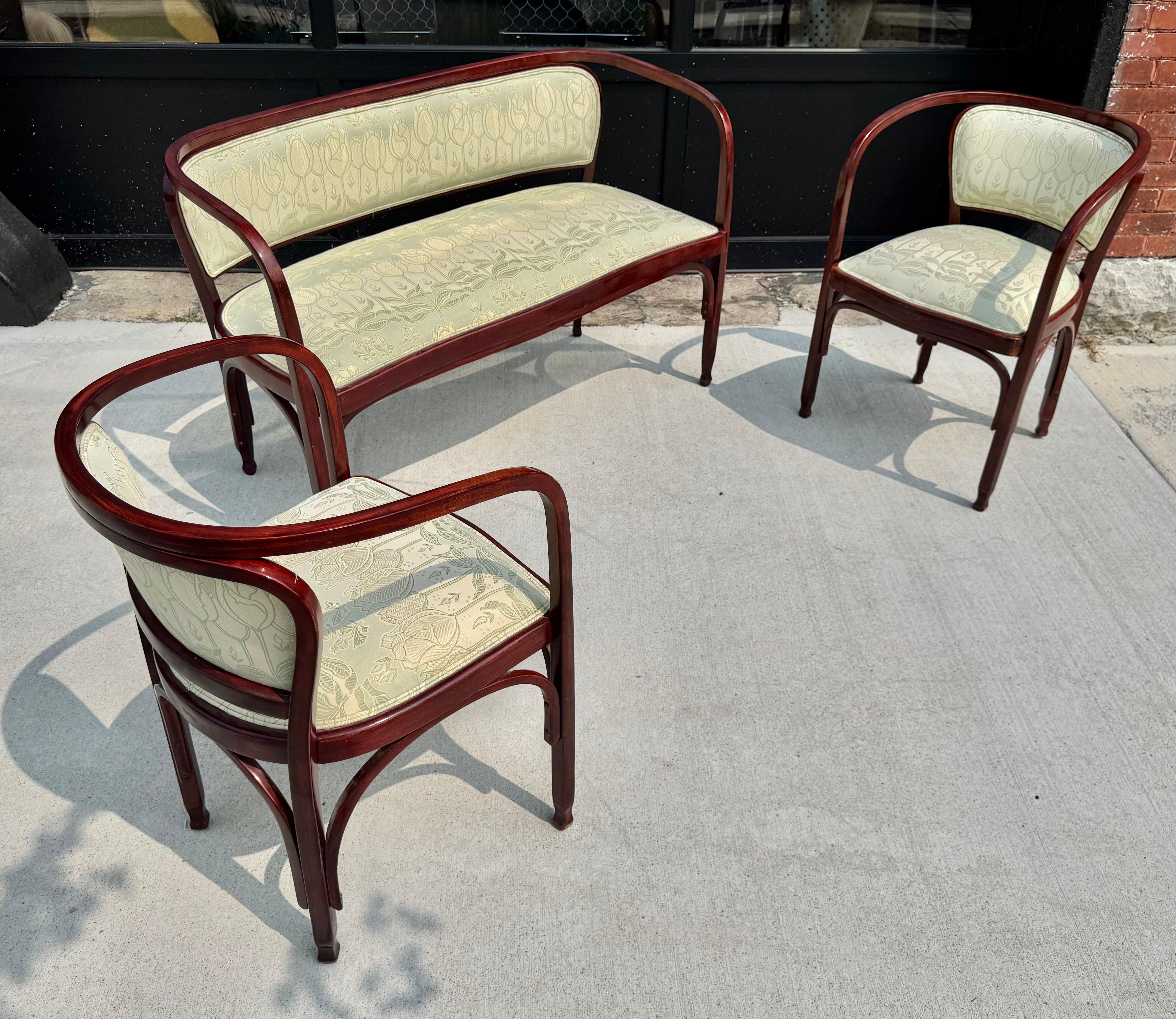 J &J Kohn Bentwood Salon Suite by Gustav Siegel early 1900's In Good Condition For Sale In Buffalo, NY