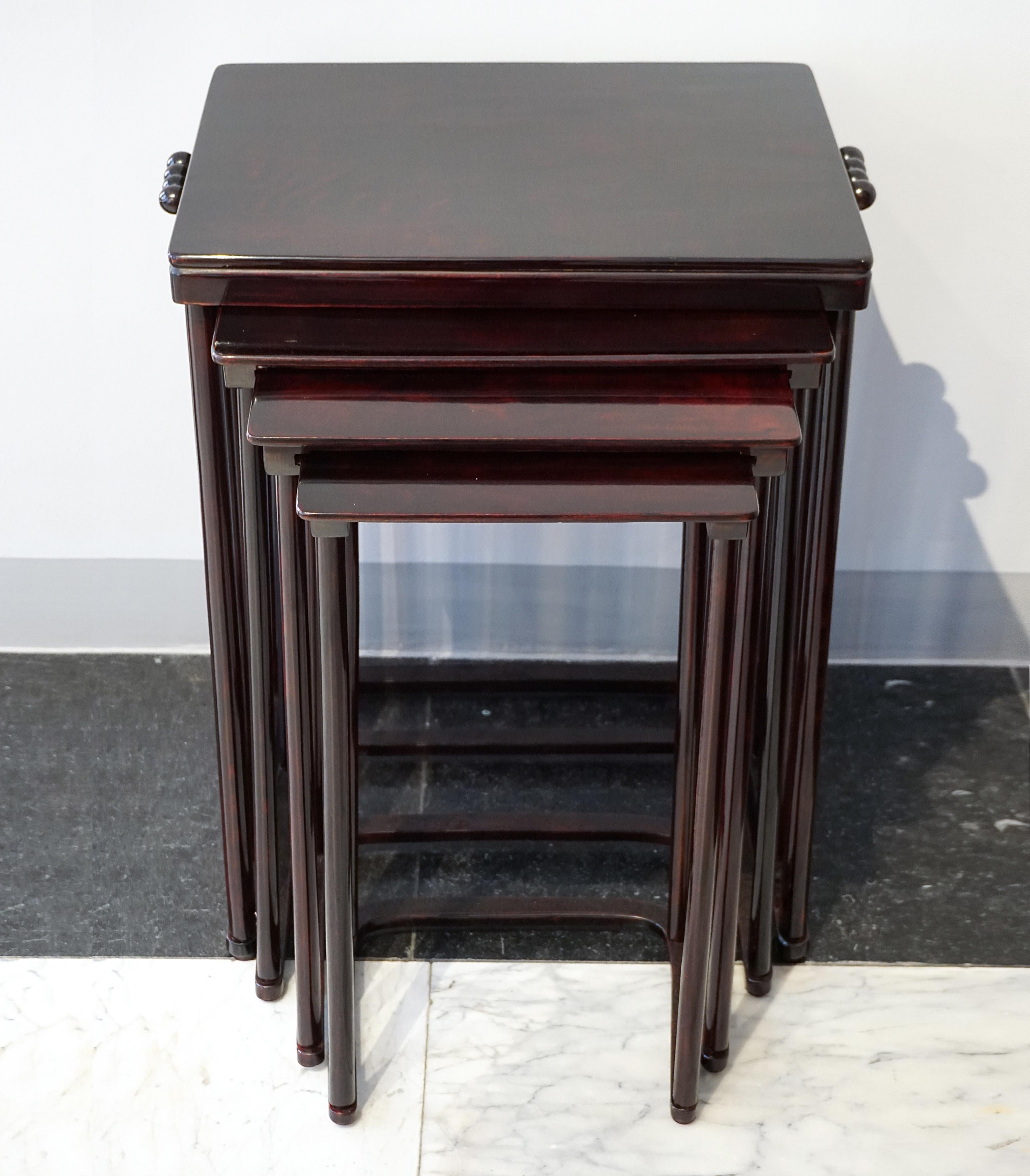 J & J Kohn Set Of 4 Nesting Art Nouveau Side Tables, Josef Hoffmann, Circa 1906 In Good Condition For Sale In Vienna, AT