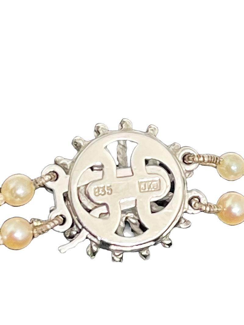 J. Kohle Pforzheim, Neusilberschloss mit Perlen Halskette (20. Jahrhundert) im Angebot