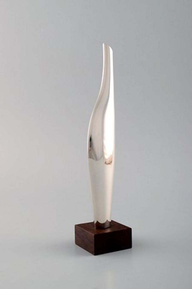 J. L. Hultman, Modernist Vase in Sterling Silver on Wooden Base, circa 1950s In Good Condition In Copenhagen, DK