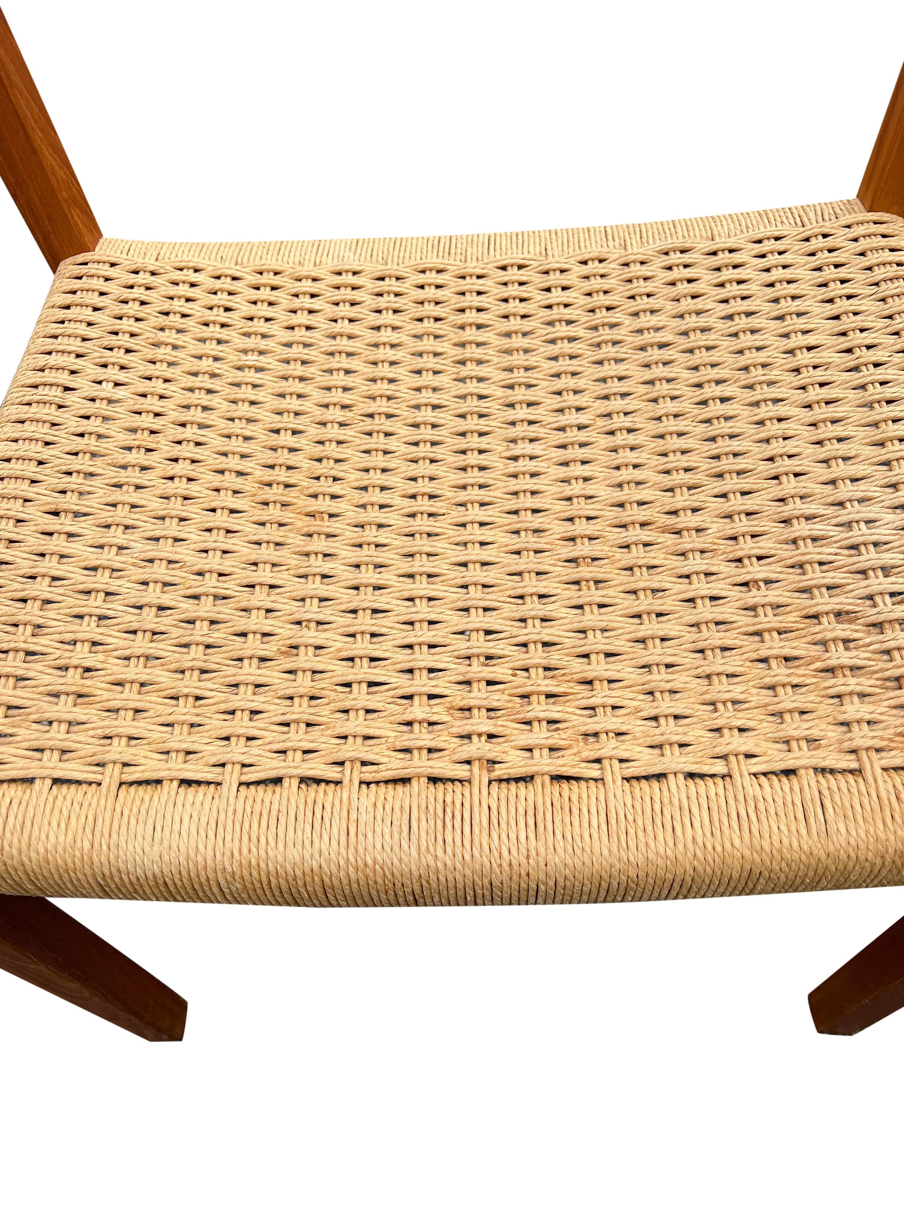 Giunco J. J.L.A. Moller Sedie da pranzo danesi in teak modello 404 con seduta in corde di giunco - set di 6 in vendita