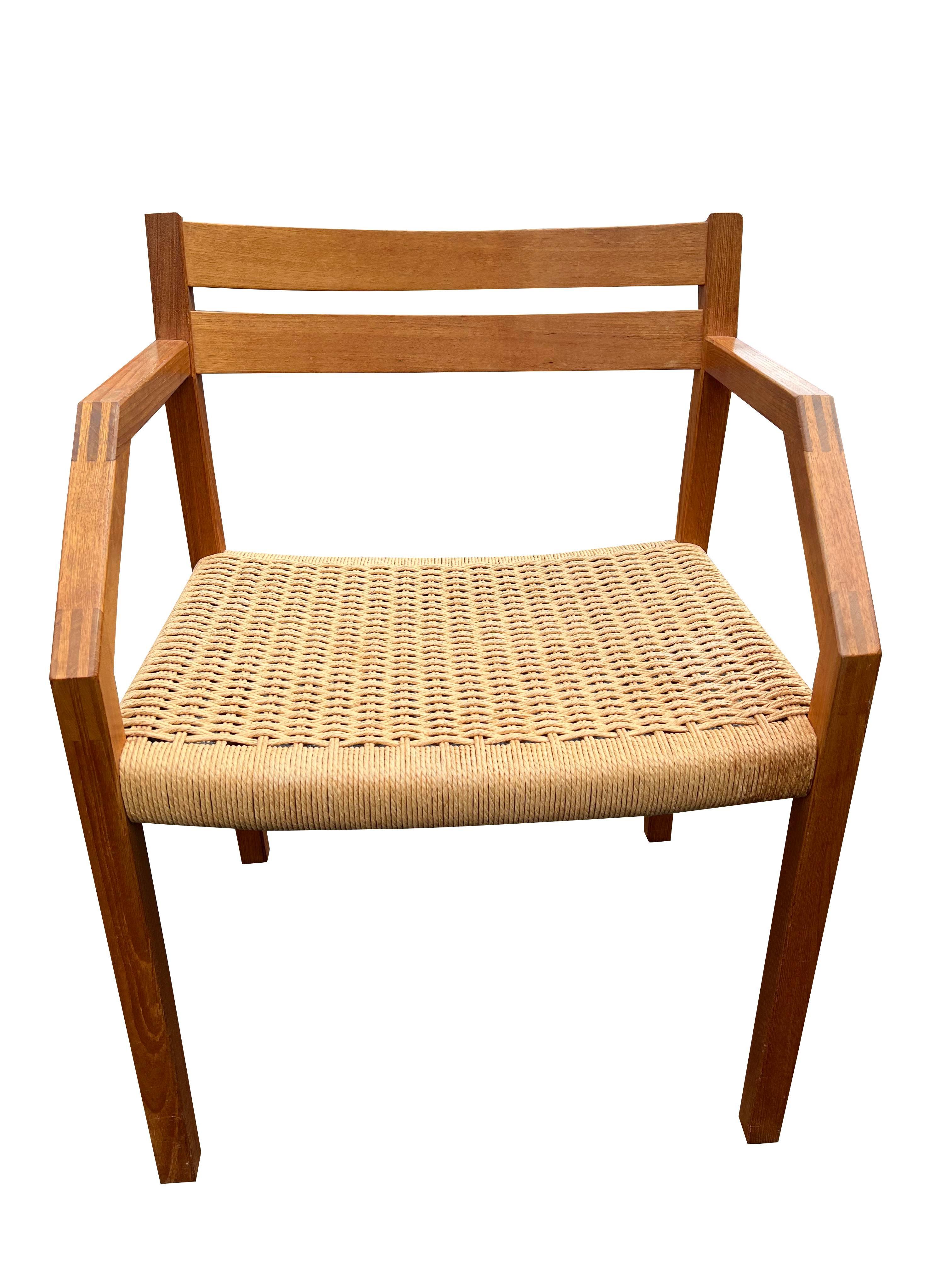 J. J.L.A. Moller Sedie da pranzo danesi in teak modello 404 con seduta in corde di giunco - set di 6 in vendita 2