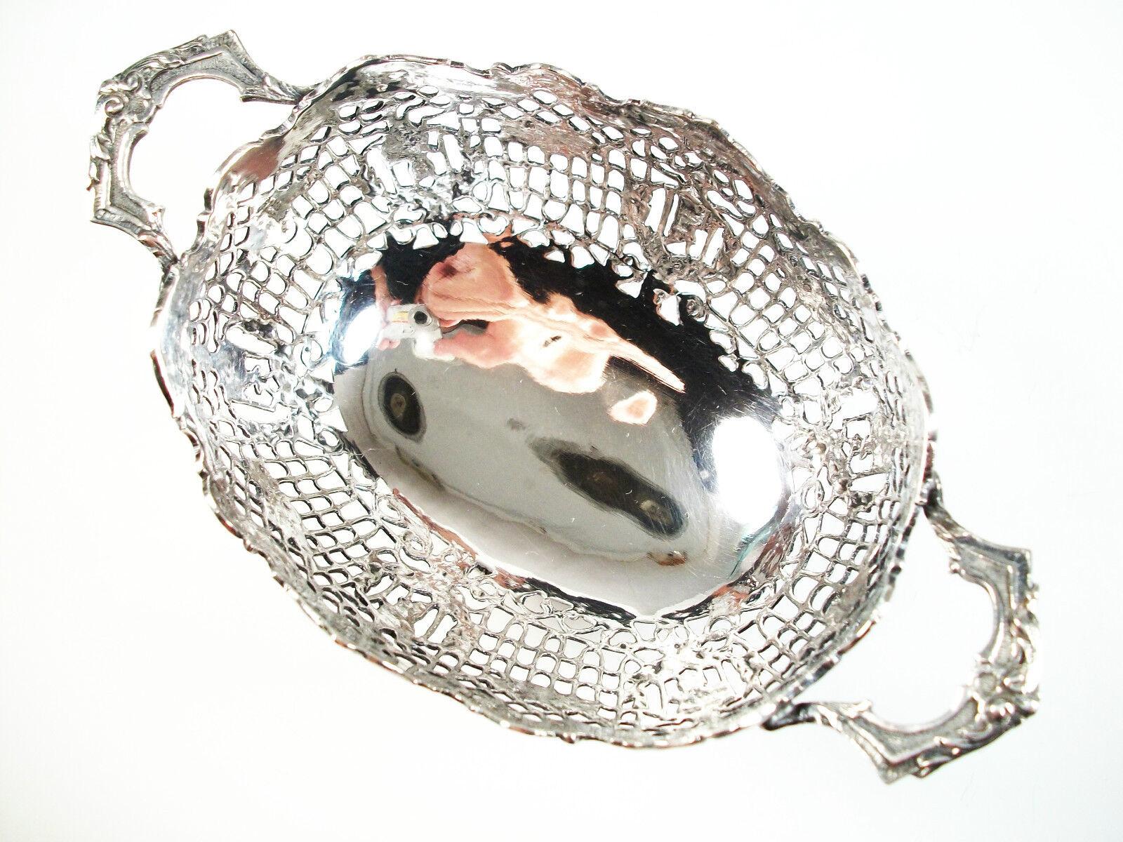 J. L. Schlingloff, German Silver Basket with Glass Liner, Early 20th Century For Sale 8