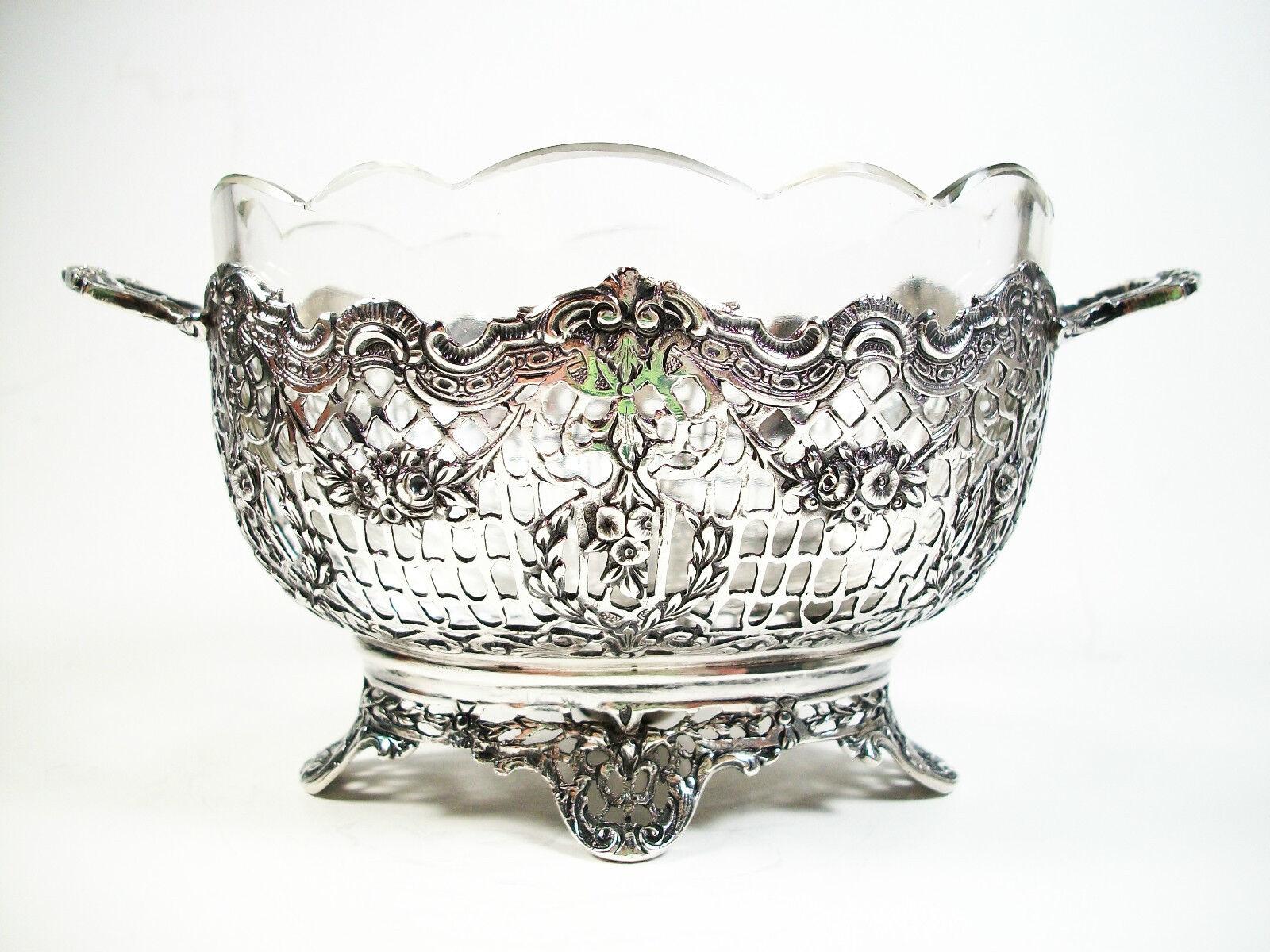 Belle Époque J. L. Schlingloff, German Silver Basket with Glass Liner, Early 20th Century For Sale