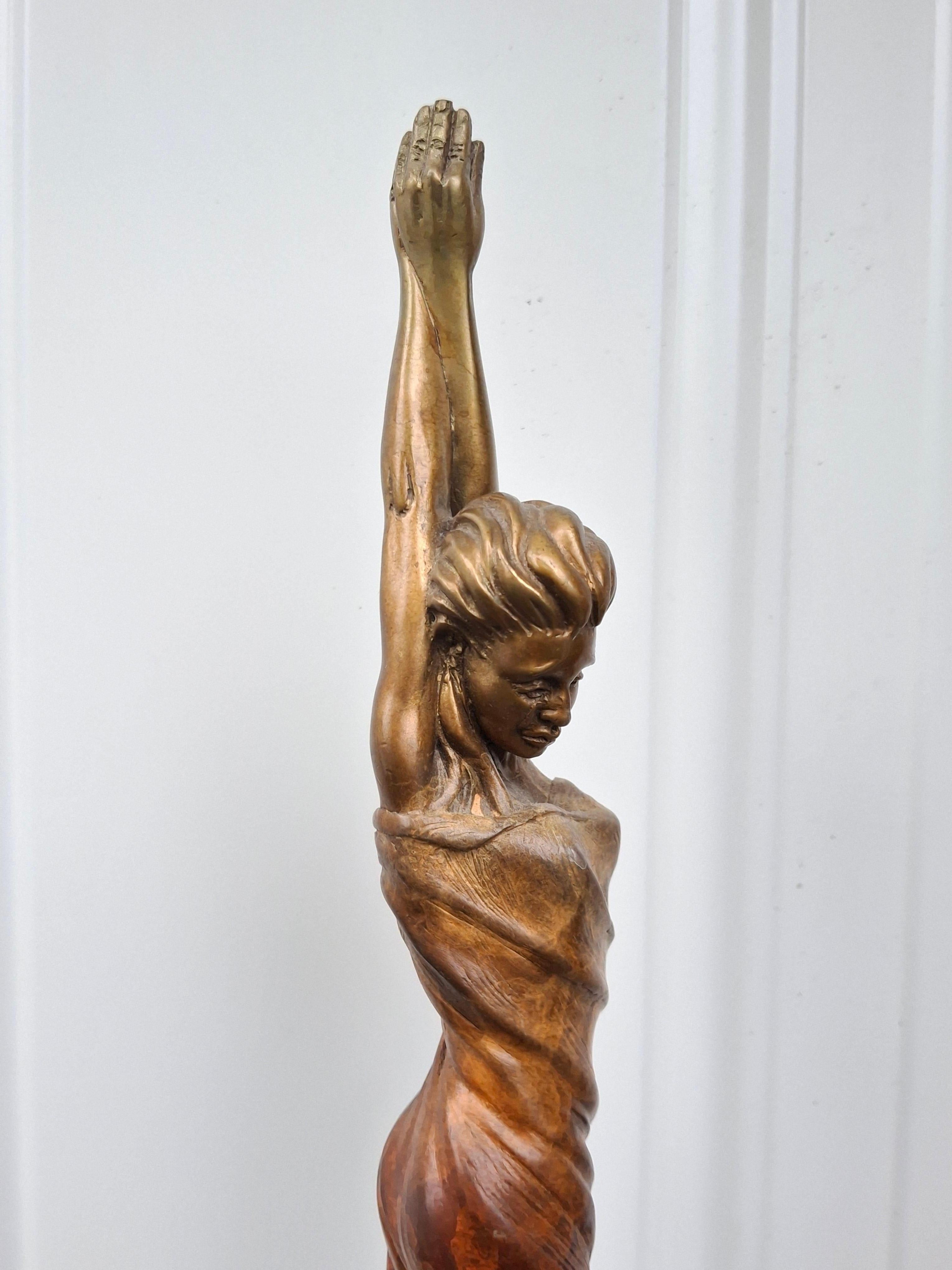 J Lacasse ( B. A. B. 1948), Scultura in bronzo della compassione, firmata, 21/50 in vendita 5