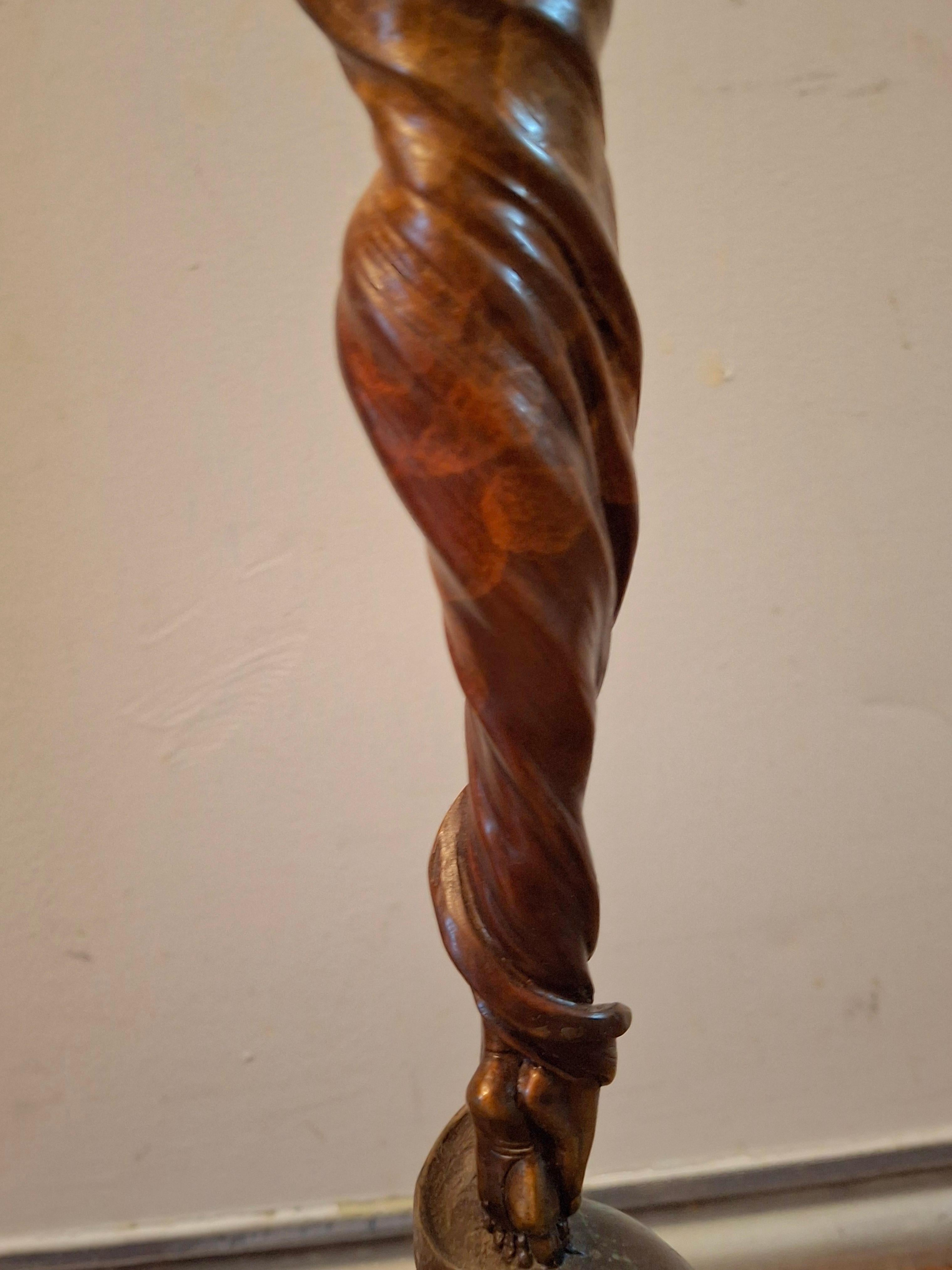 Bronzo J Lacasse ( B. A. B. 1948), Scultura in bronzo della compassione, firmata, 21/50 in vendita
