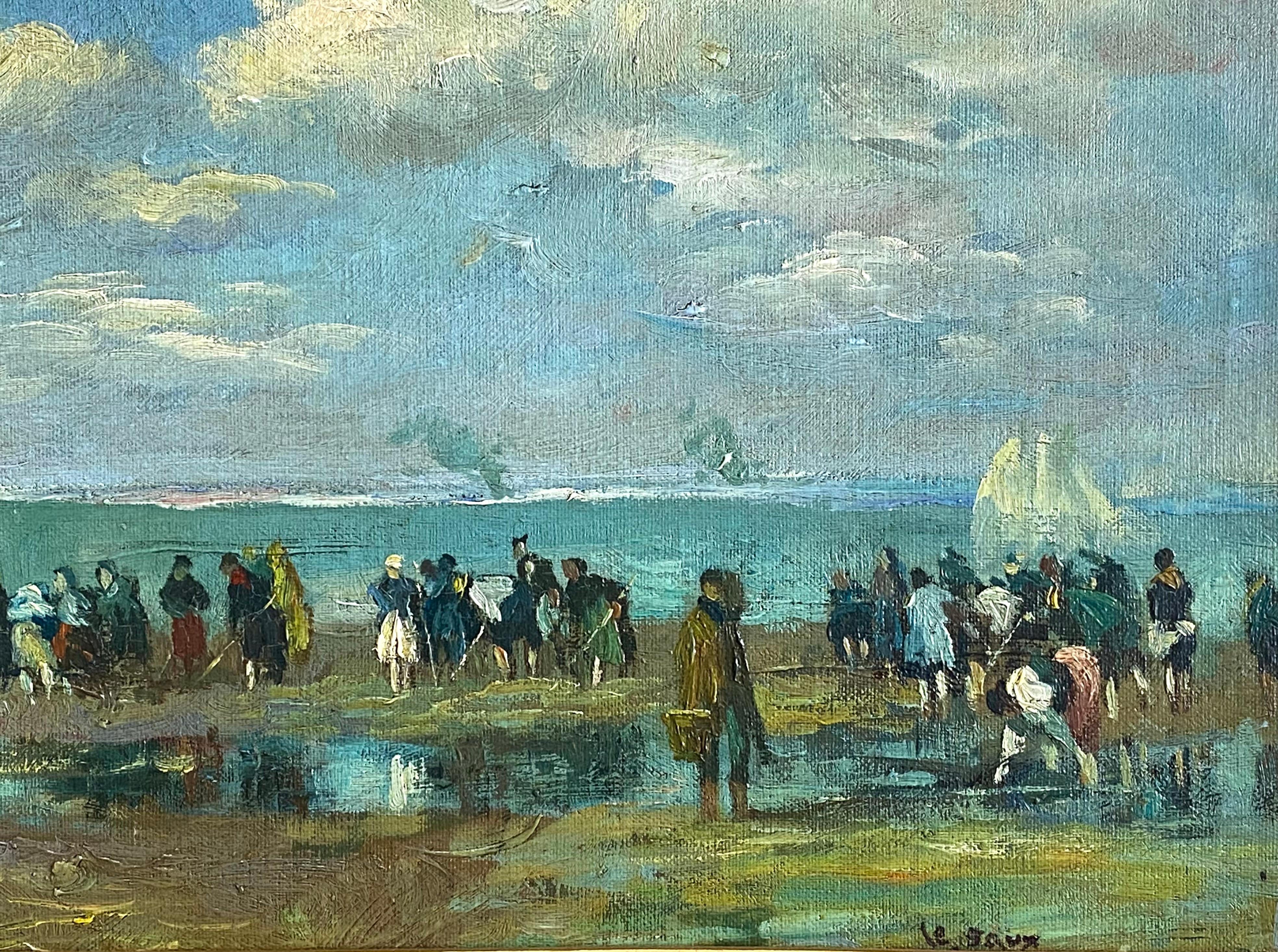 Hier ist ein großes Gemälde aus dem frühen 20. Jahrhundert mit einer großen Gruppe von Figuren, die an einem Strand auf das Meer hinausschauen. Öl auf Holzplatte; um 1930. Signiert 