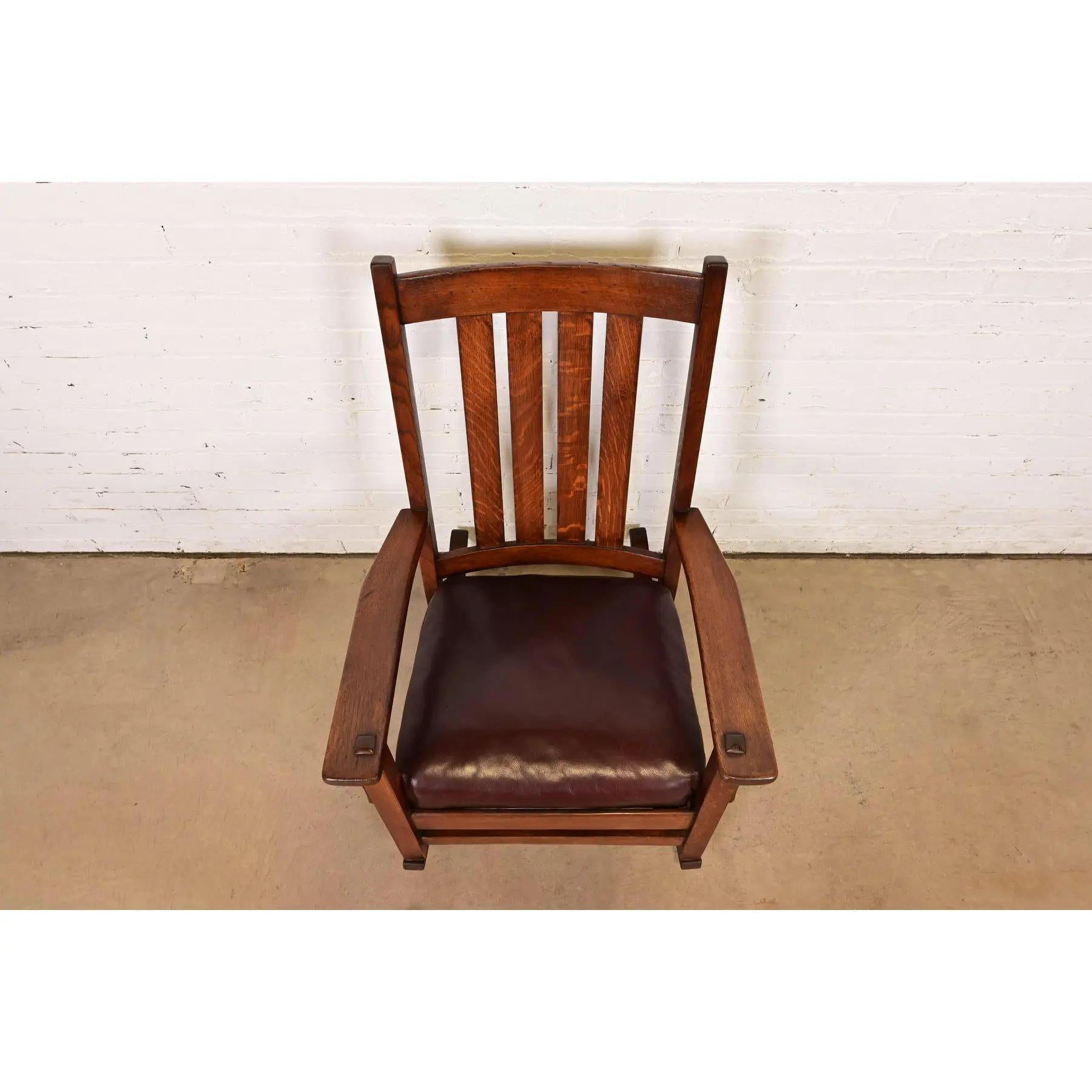 XX secolo J. M. I. Young & Son Sedia a dondolo antica Mission Oak Arts & Crafts, CIRCA 1910 in vendita