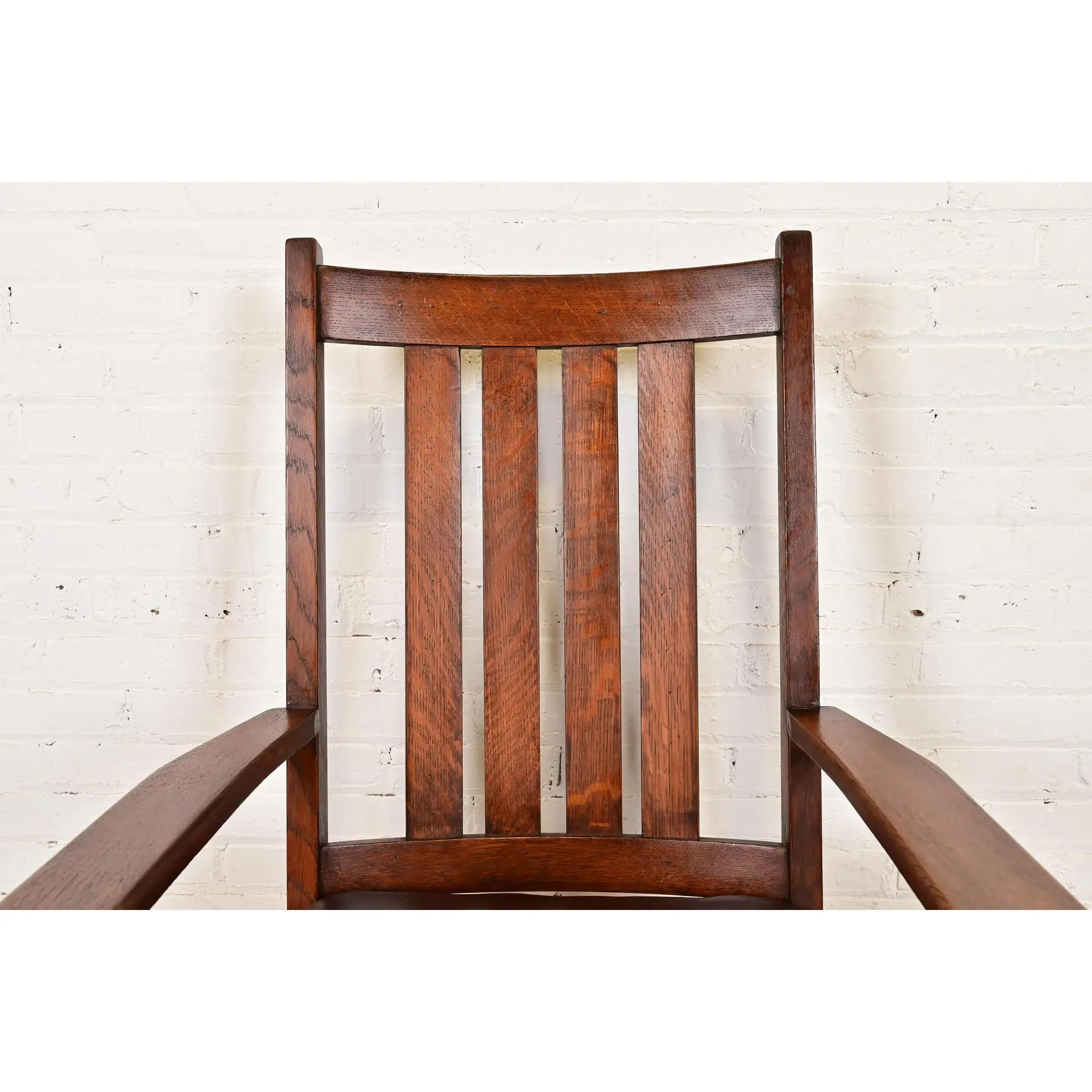 Pelle J. M. I. Young & Son Sedia a dondolo antica Mission Oak Arts & Crafts, CIRCA 1910 in vendita