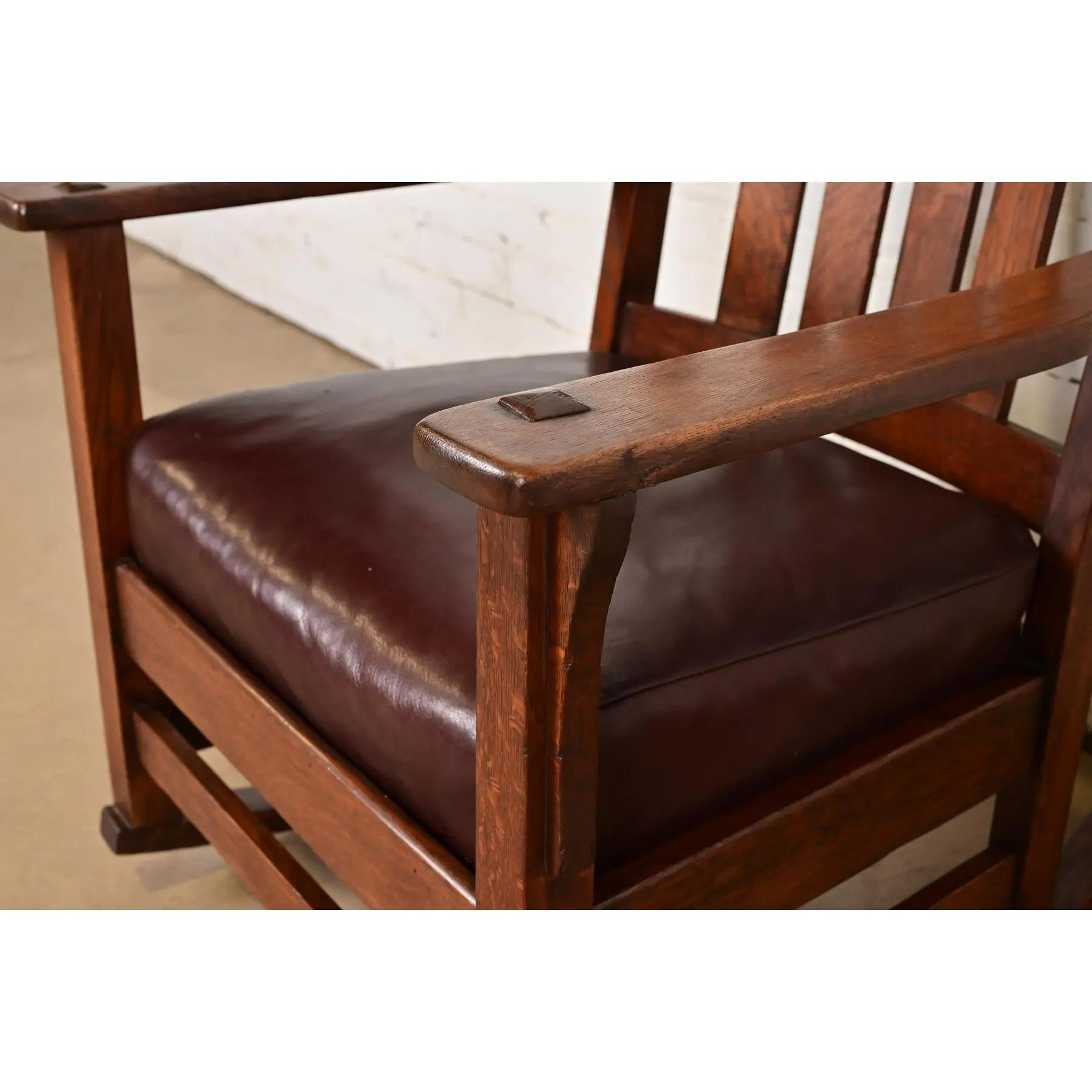 J. M. I. Young & Son Sedia a dondolo antica Mission Oak Arts & Crafts, CIRCA 1910 in vendita 2