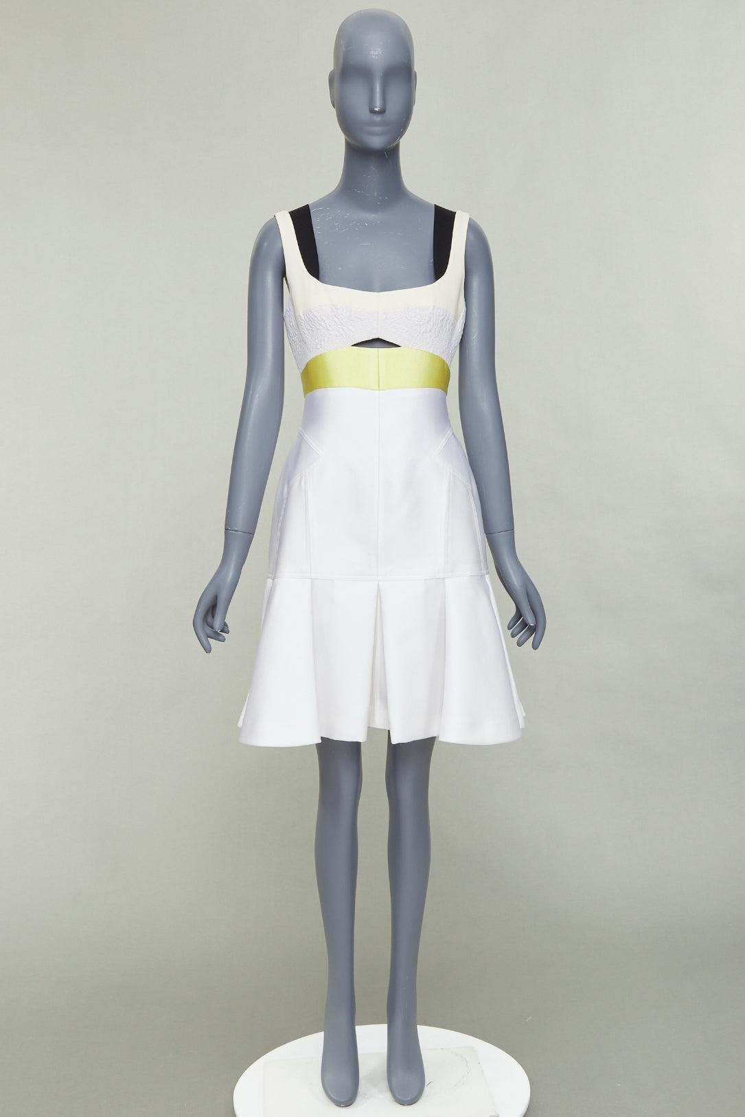 J MENDEL 2014 Runway jaune noir soie panélisée robe de cocktail à encolure dégagée US4 S. en vente 5
