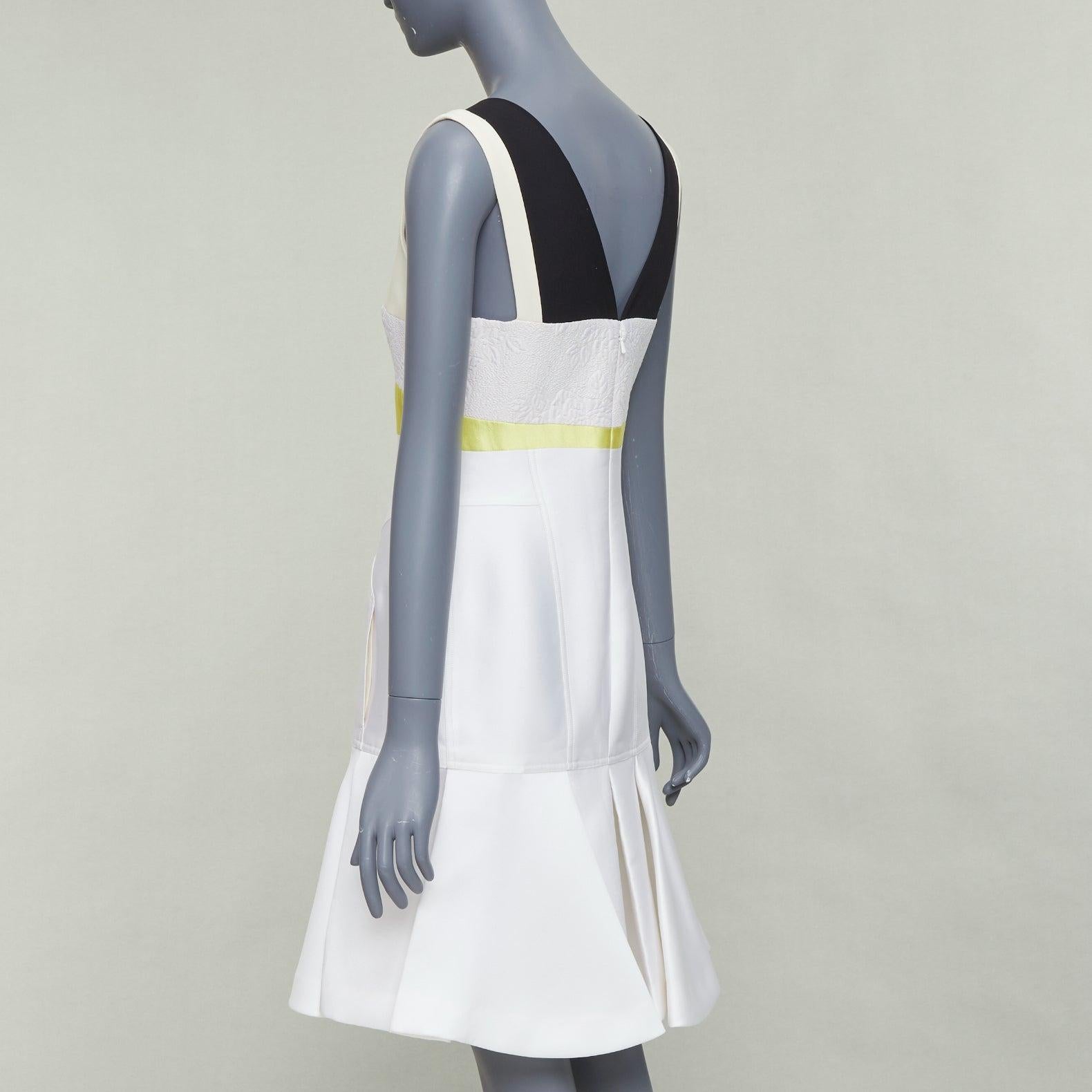 J MENDEL 2014 Runway jaune noir soie panélisée robe de cocktail à encolure dégagée US4 S. Pour femmes en vente