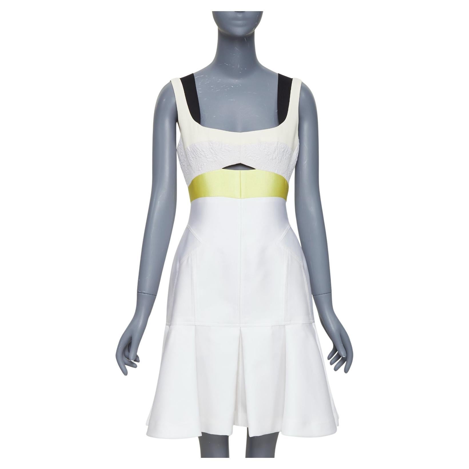 J MENDEL 2014 Runway jaune noir soie panélisée robe de cocktail à encolure dégagée US4 S. en vente