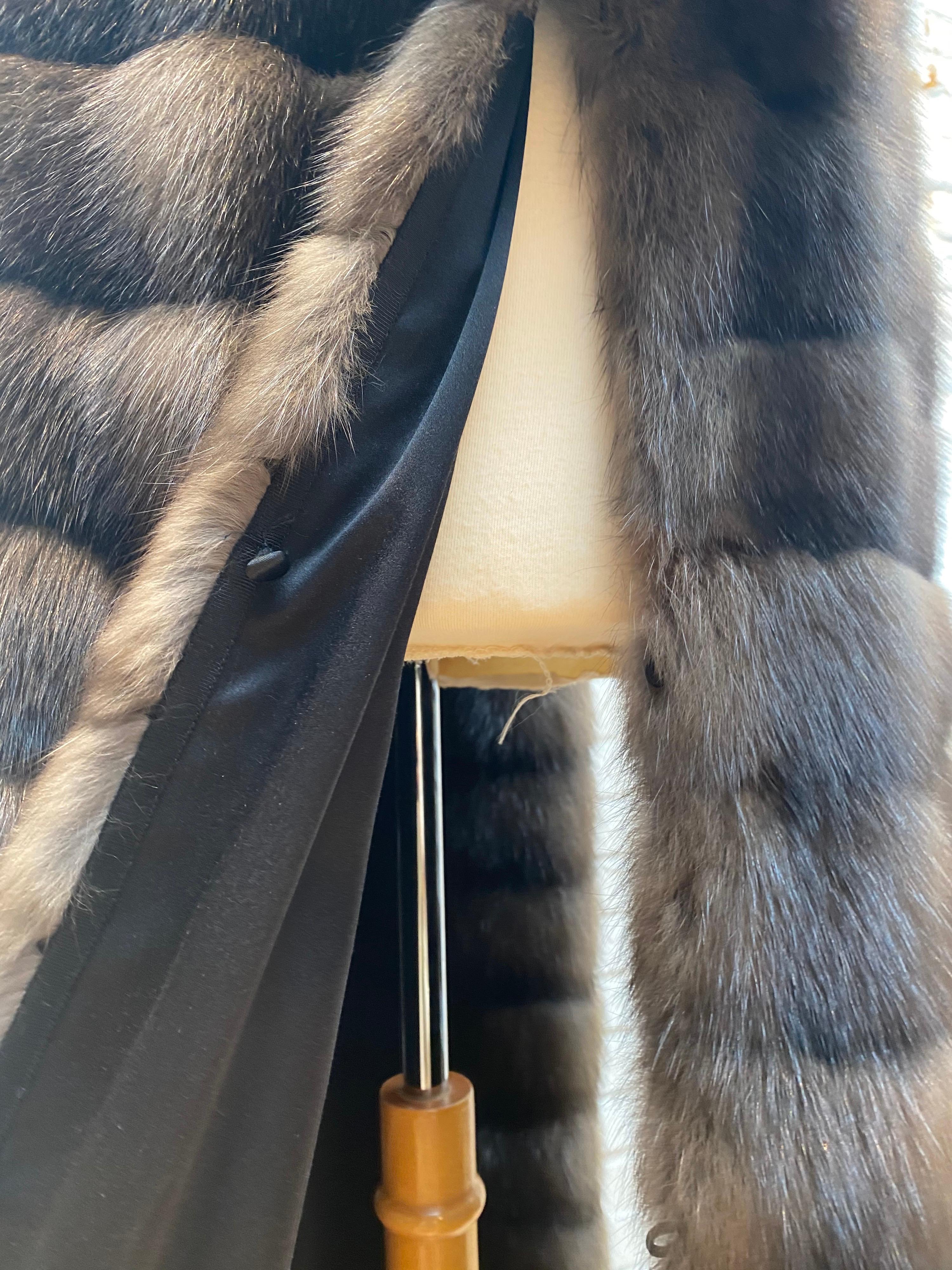 J Mendel Cabrio-Mantel aus braunem Zobelpelz (Schwarz)