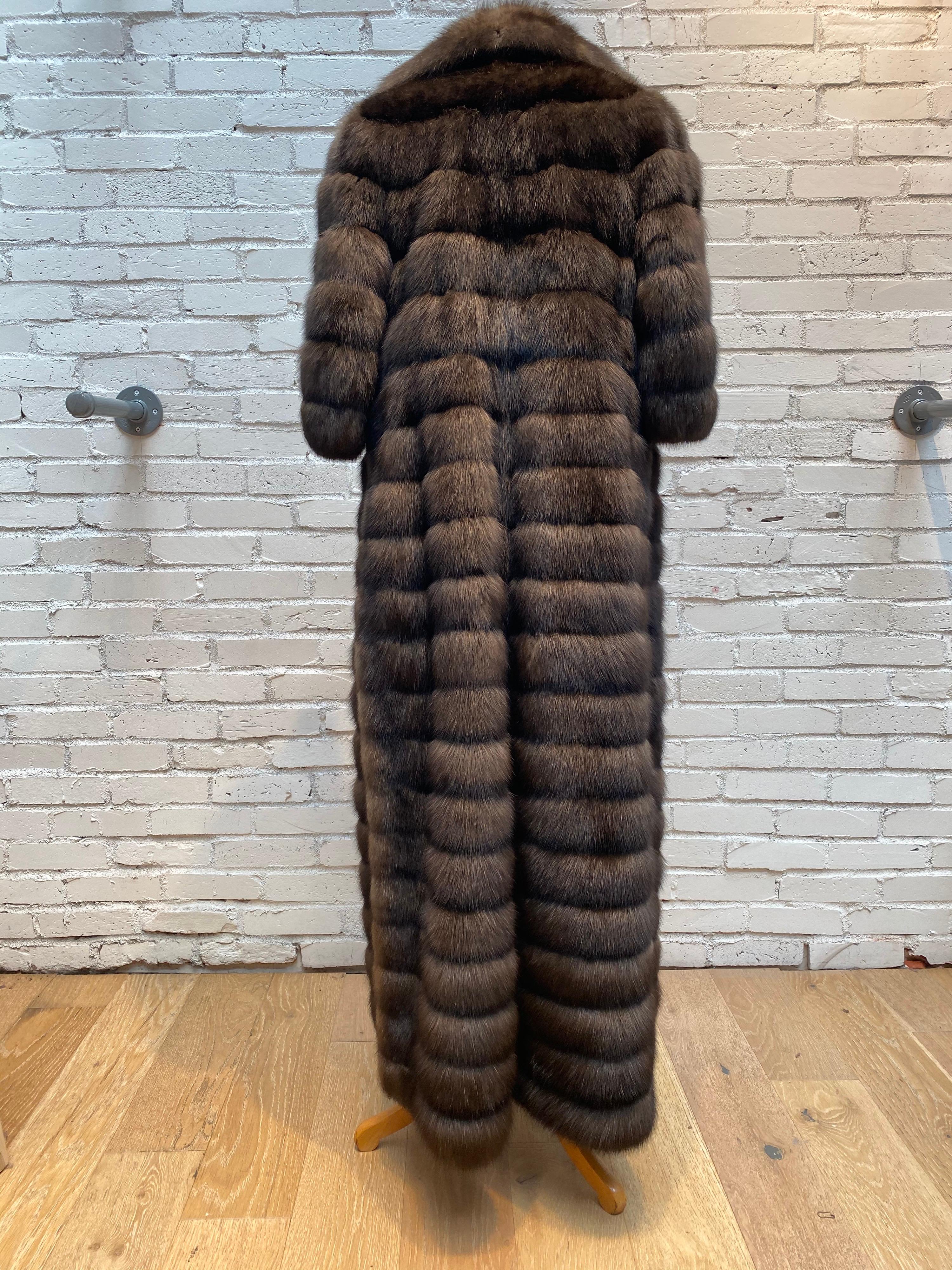 J Mendel Convertible brown sable fur coat  In Excellent Condition In Athens, GA