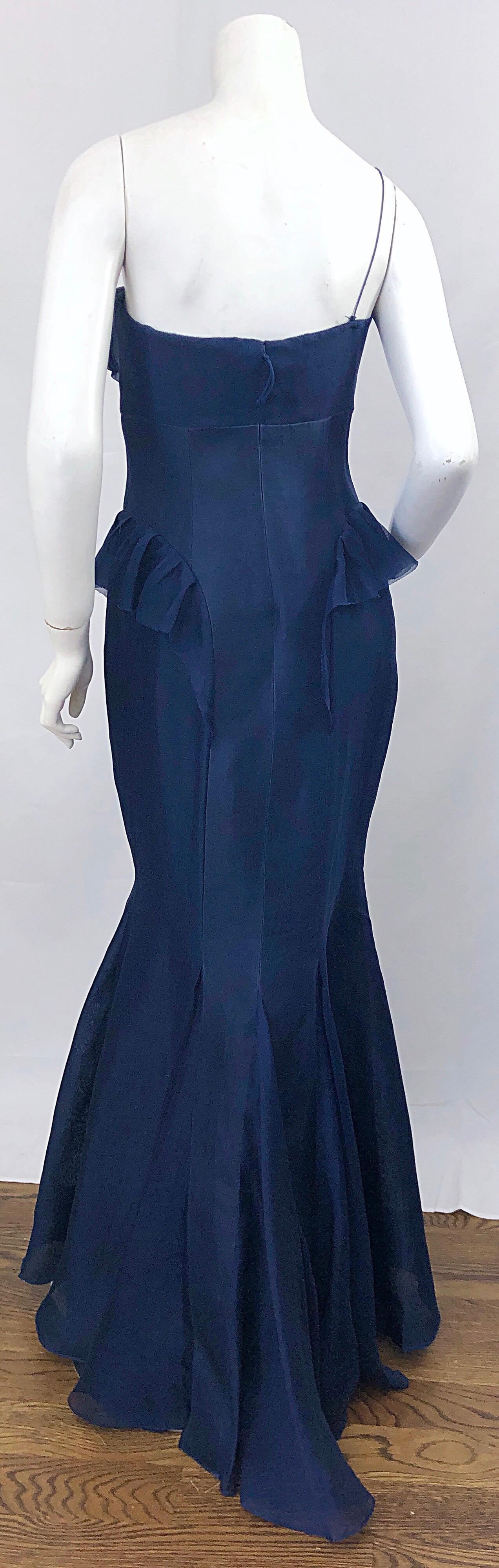 2000s J. Mendel Couture Size 4 Navy Blue Silk Chiffon One Shoulder Mermaid Gown  For Sale 5