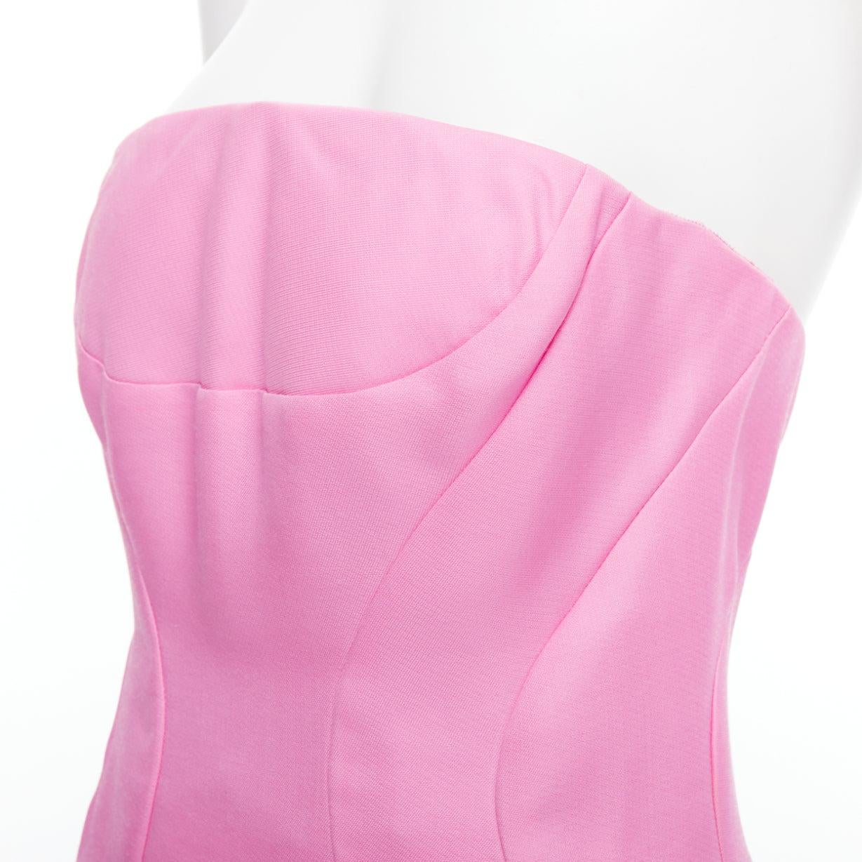 J MENDEL hot pink silk wool darted strapless fit flare knee dress US4 S
Reference: LACG/A00461
Brand: J Mendel
Material: Silk, Wool
Color: Pink
Pattern: Solid
Closure: Zip
Lining: Nude Mesh
Extra Details: Inserted corset.
Made in: United