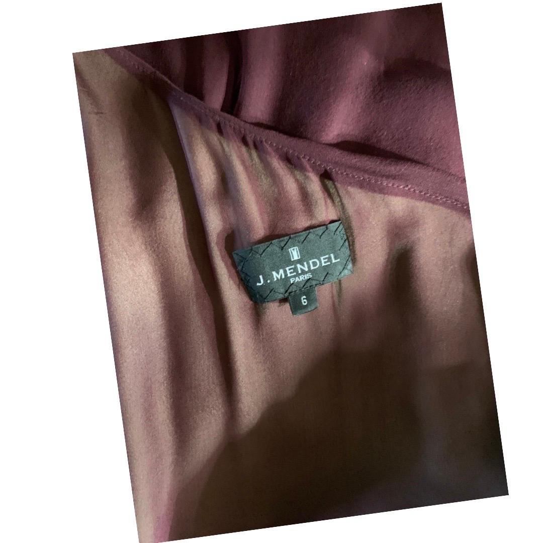 J. Mendel Paris Collection Robe de cocktail chic drapée et perlée couleur vin Taille 6 en vente 2