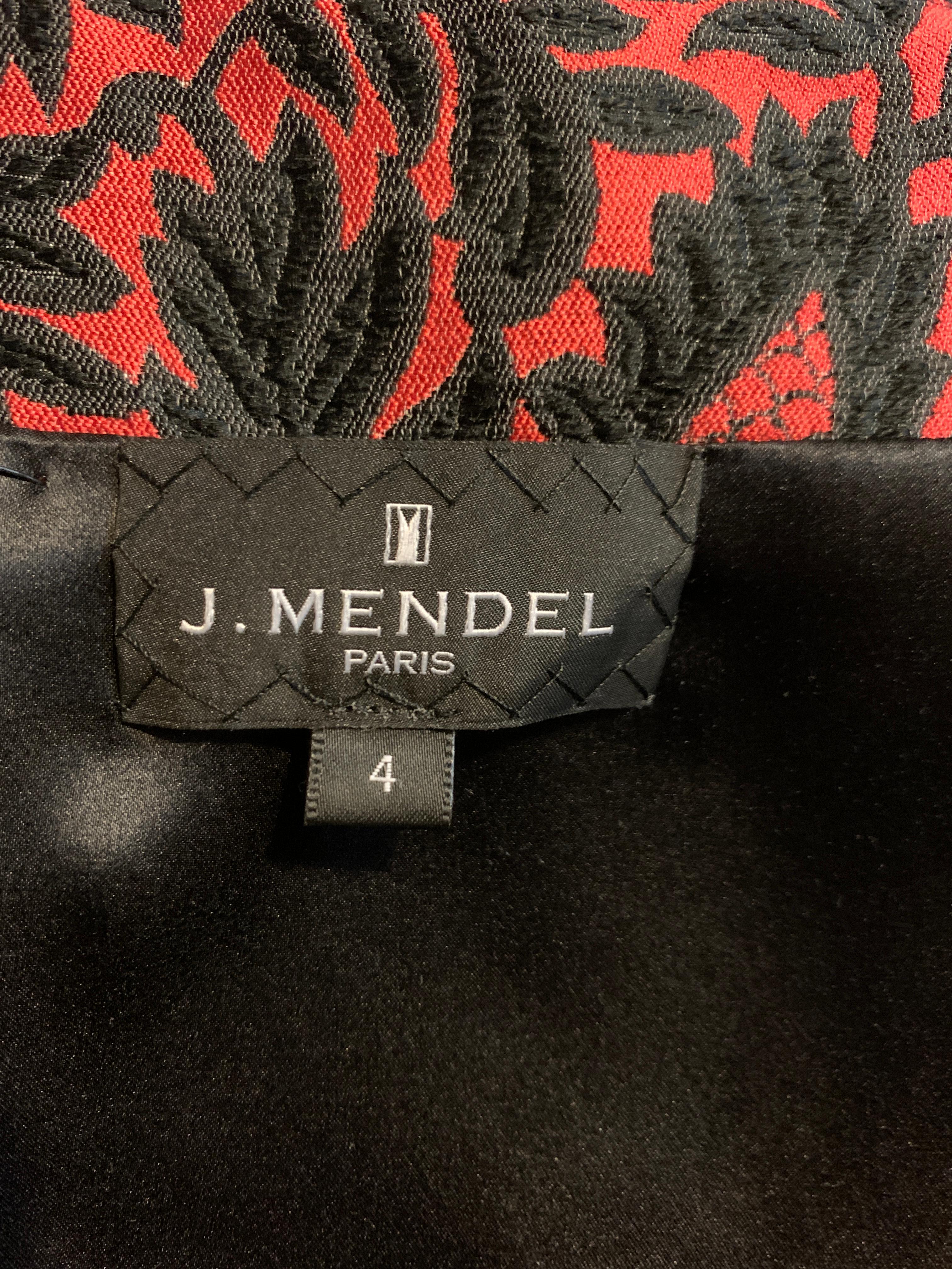 J. Mendel - Robe à épaules dénudées en brocart rouge et noir avec traîne courte en vente 1
